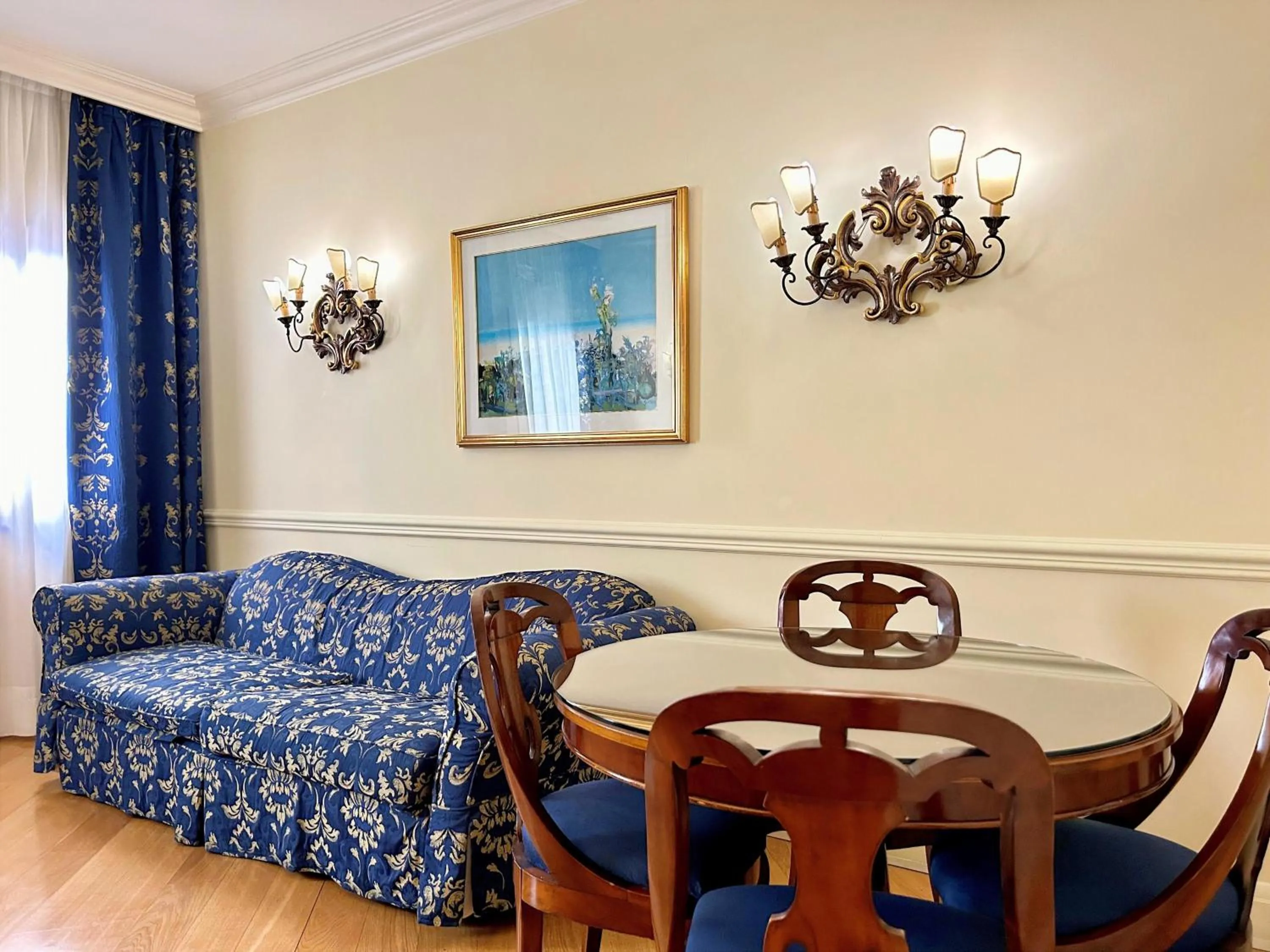 Living room in Suites Torre Dell'Orologio