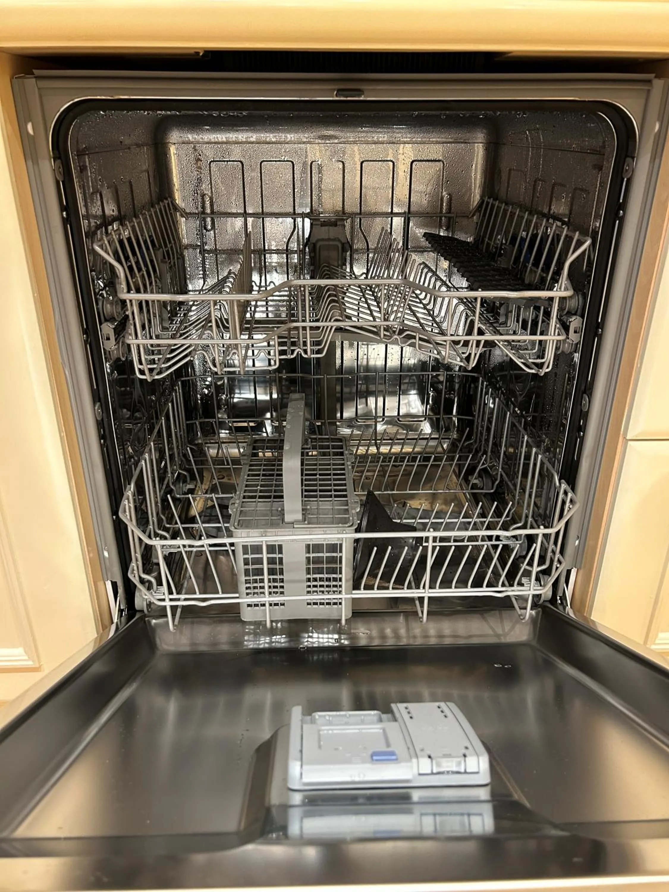 dishwasher in Suites Torre Dell'Orologio