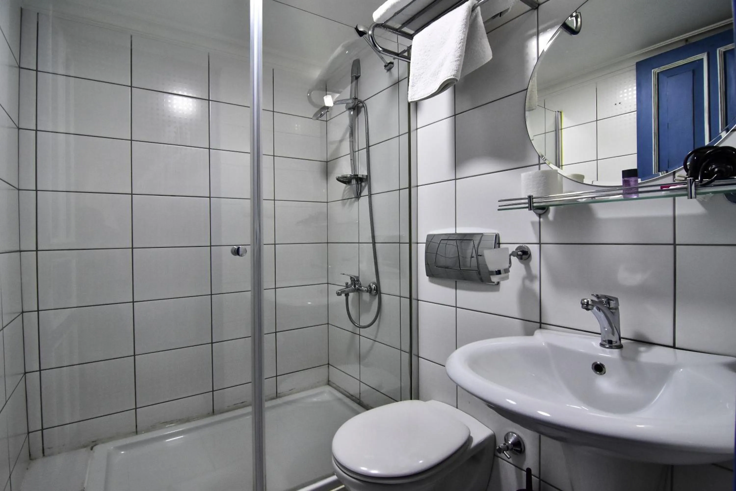 Shower in Safran Hotel