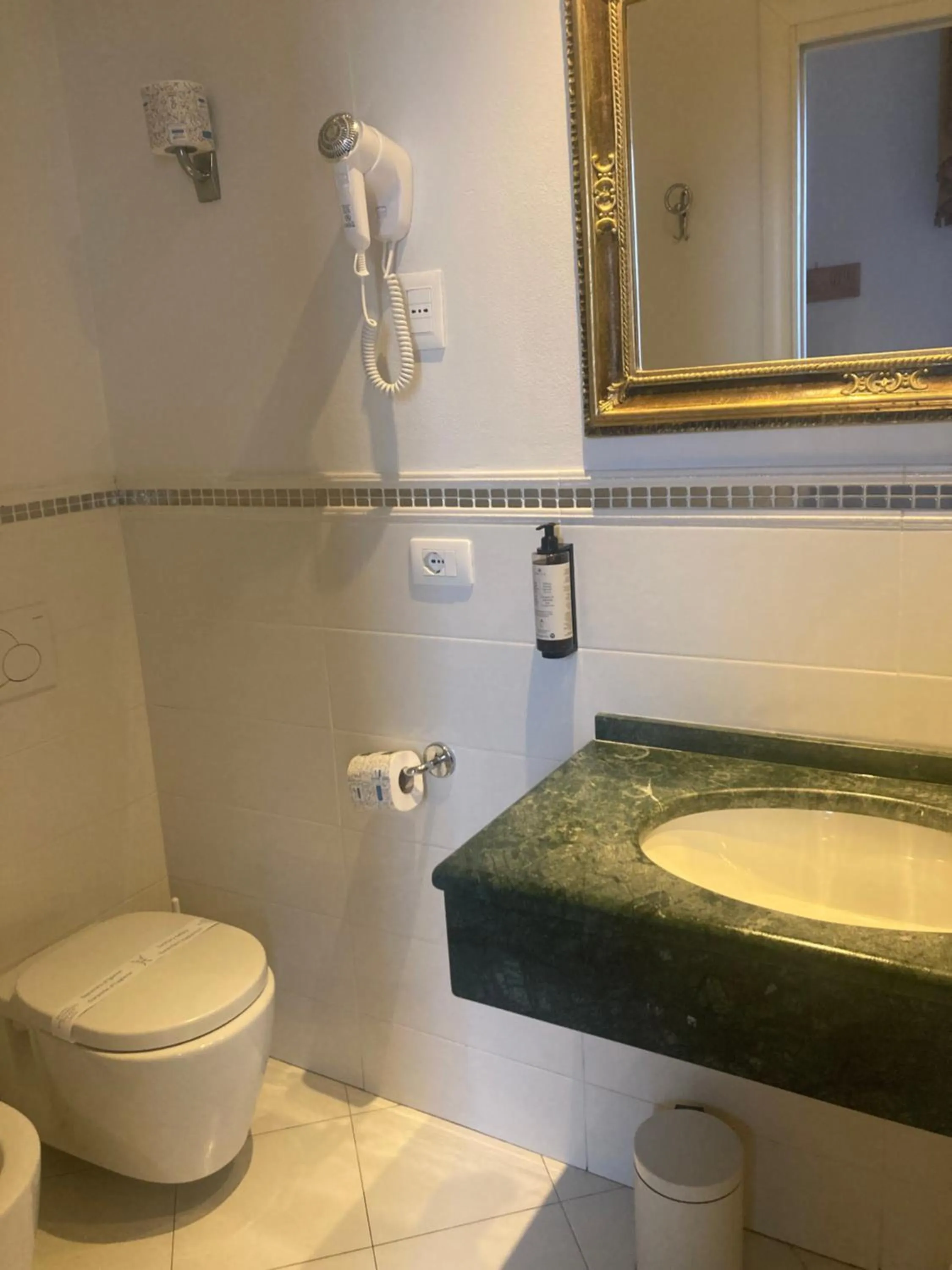 Bathroom in Hotel Machiavelli Palace