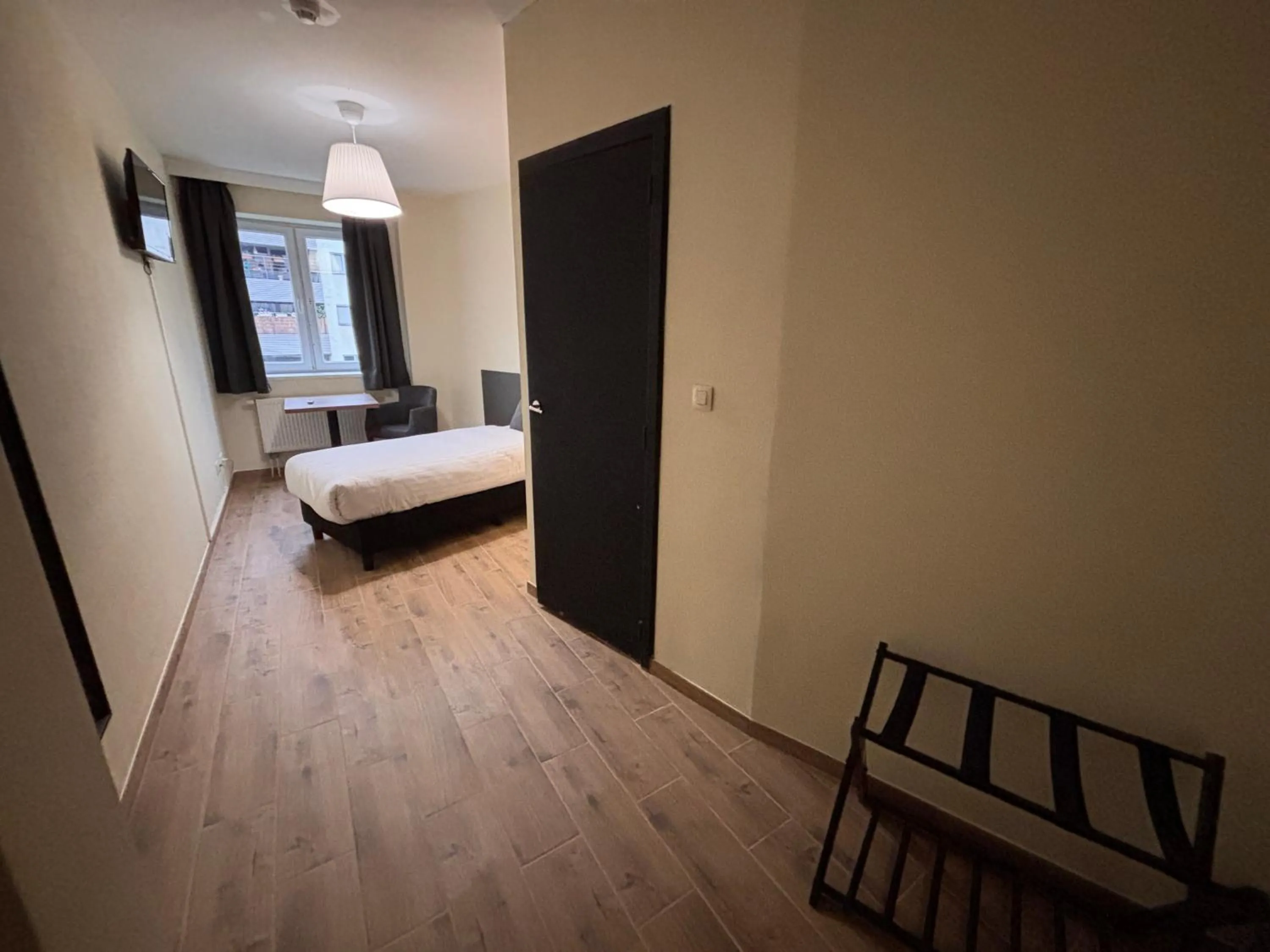 Property building, Bed in Hotel Aviation