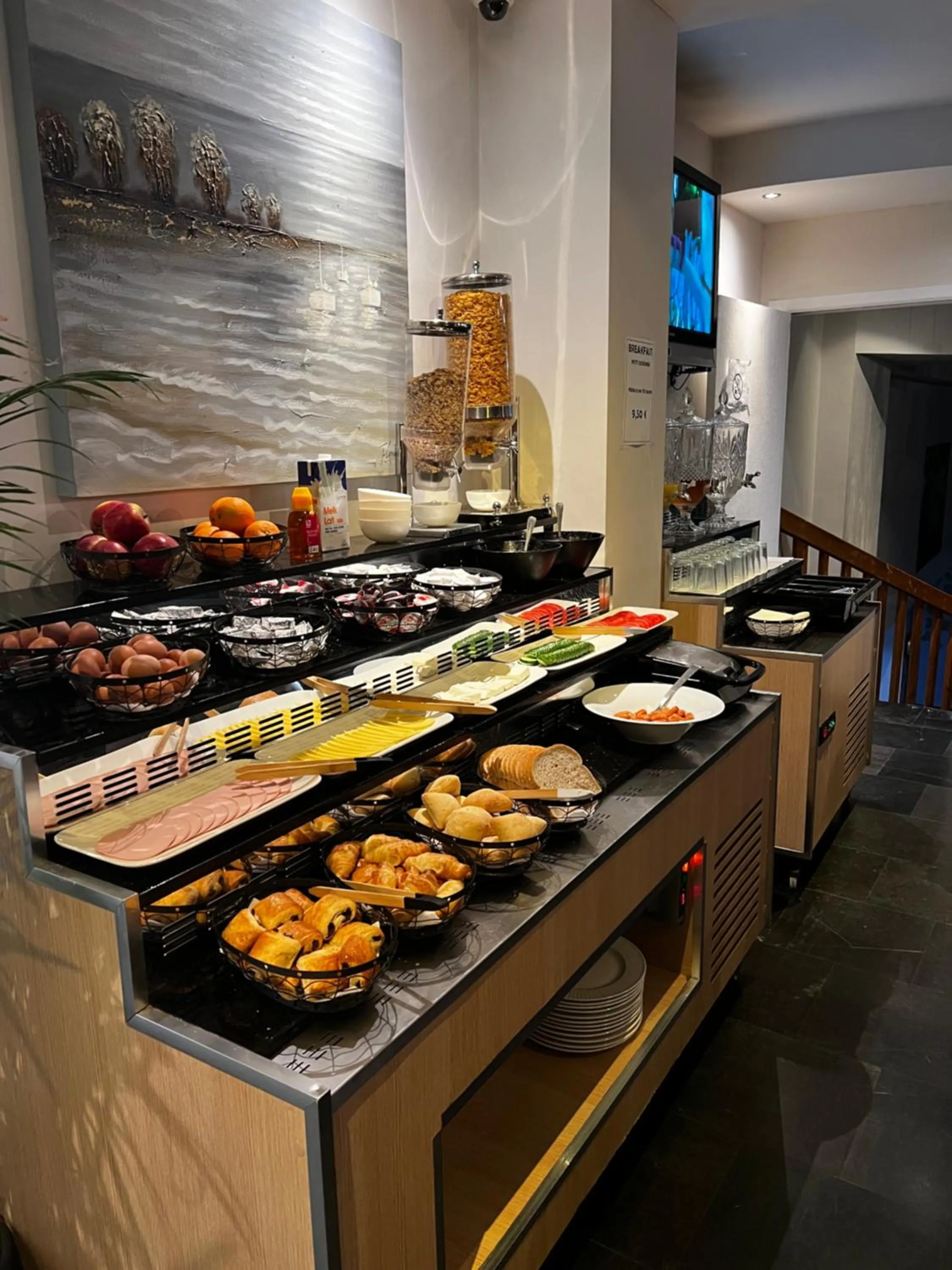 Food and drinks in Hotel Aviation