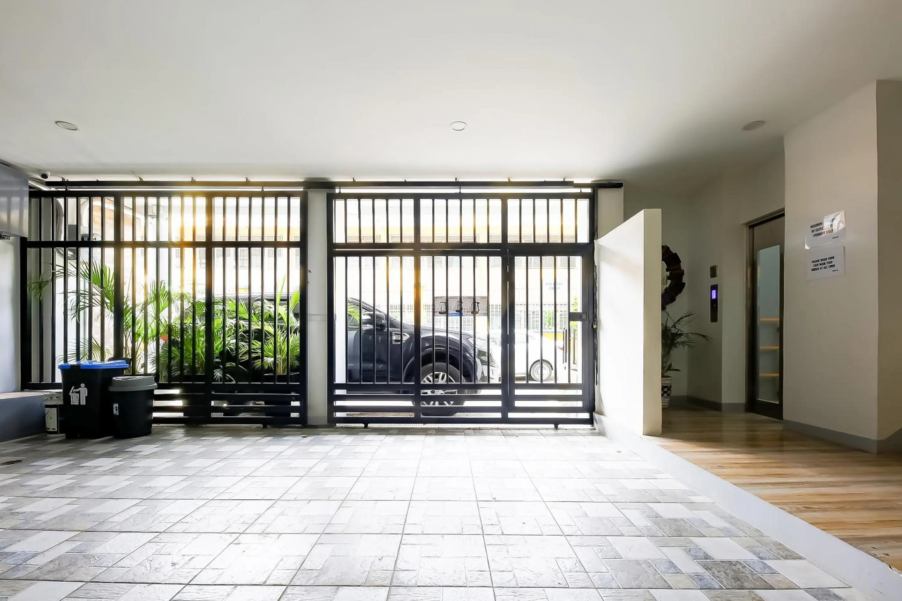 Lobby or reception in OYO 848 Dona Aurora Condotel