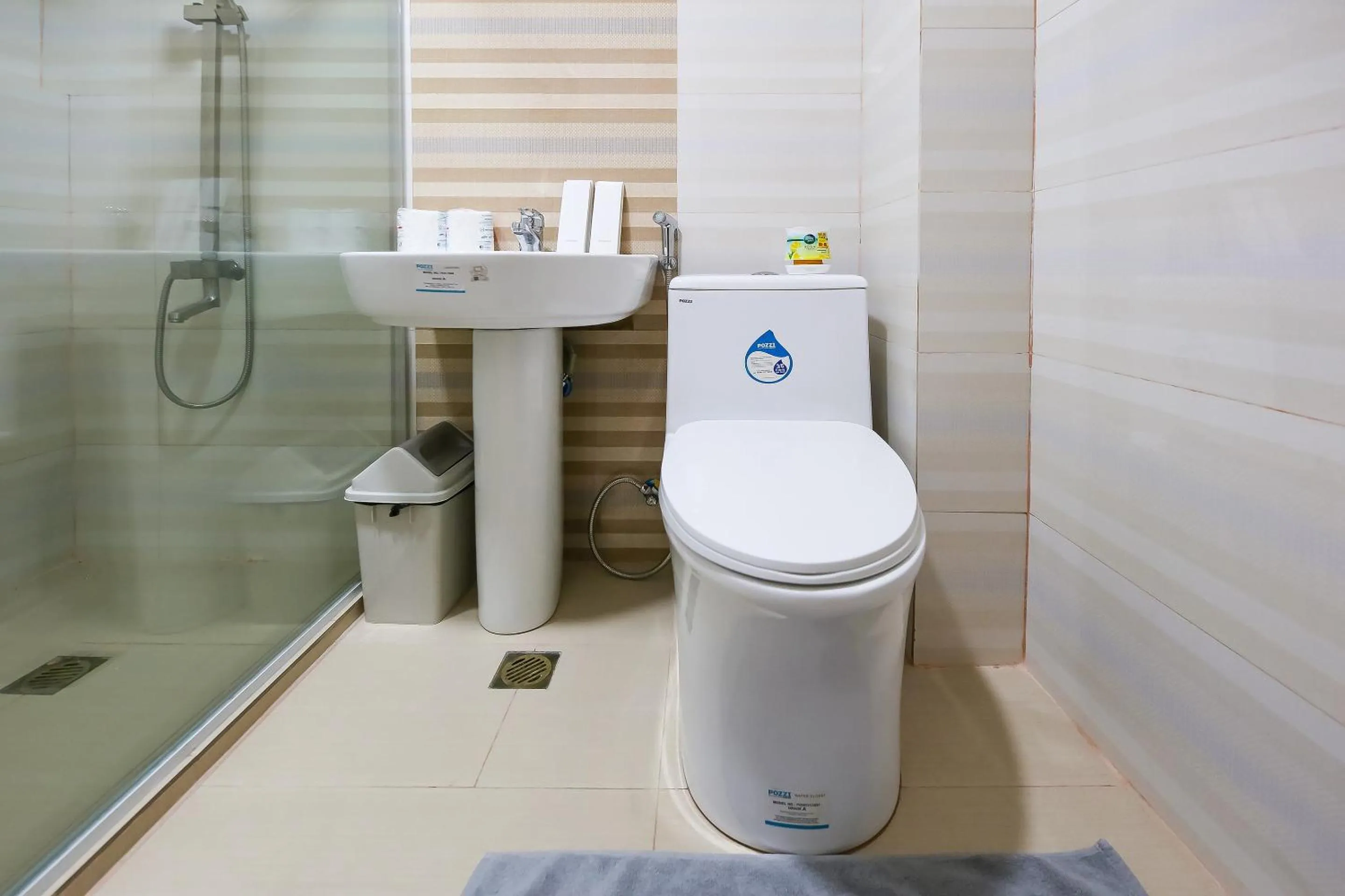 Bathroom in OYO 848 Dona Aurora Condotel