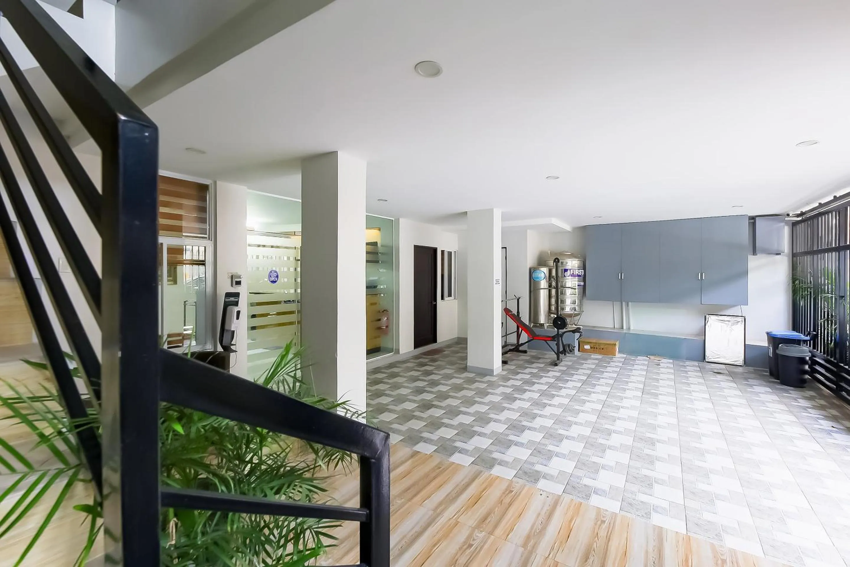 Lobby or reception in OYO 848 Dona Aurora Condotel