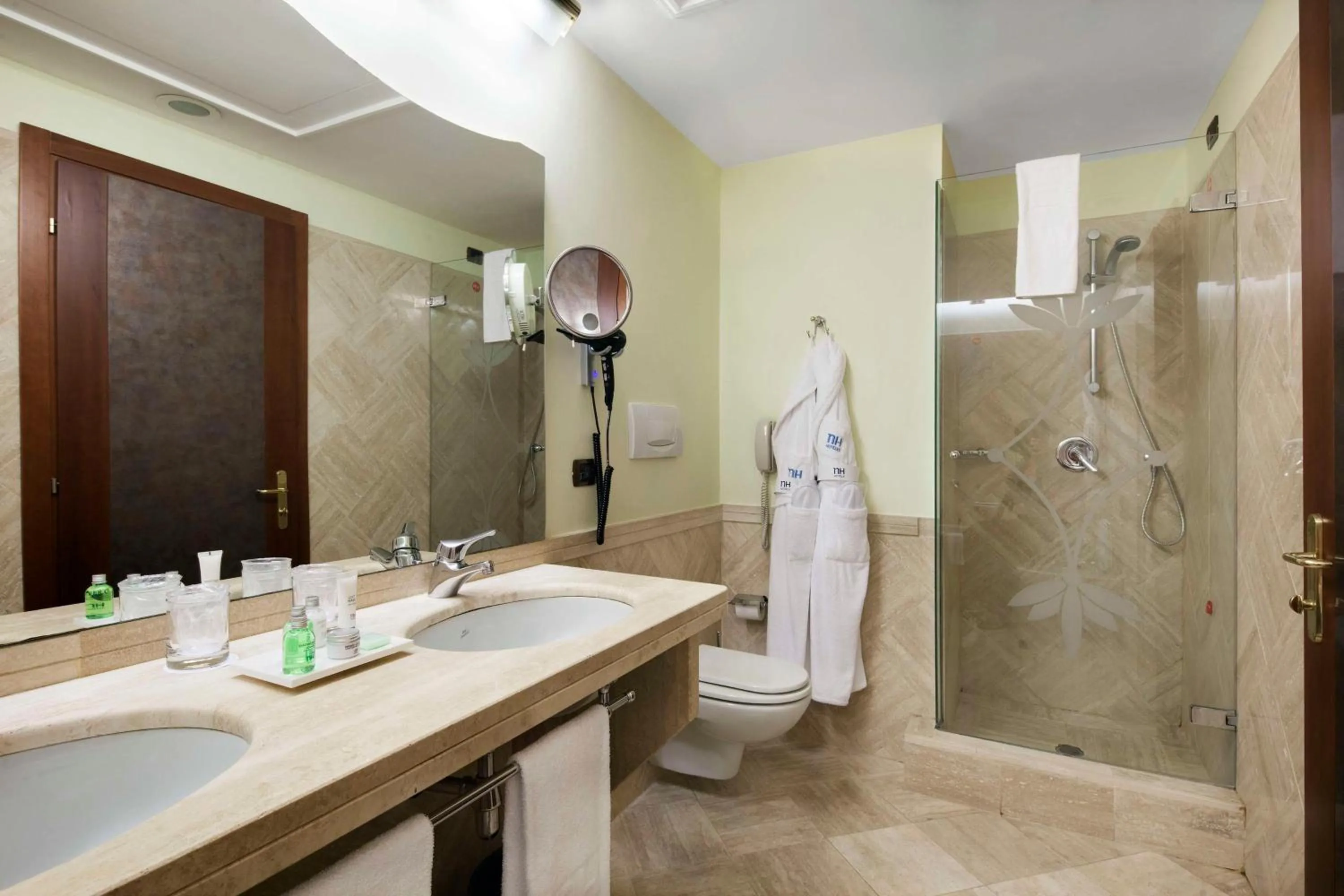 Bathroom in NH Roma Villa Carpegna