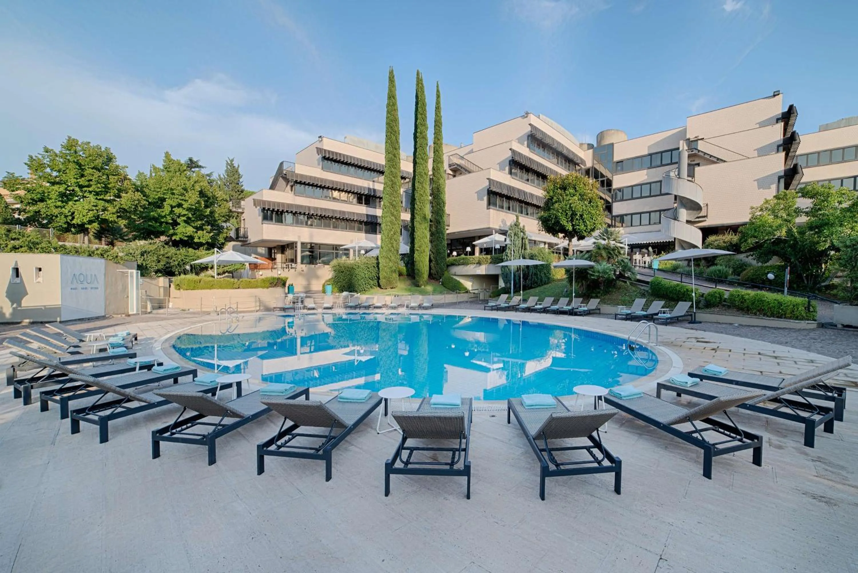 Pool view in NH Roma Villa Carpegna