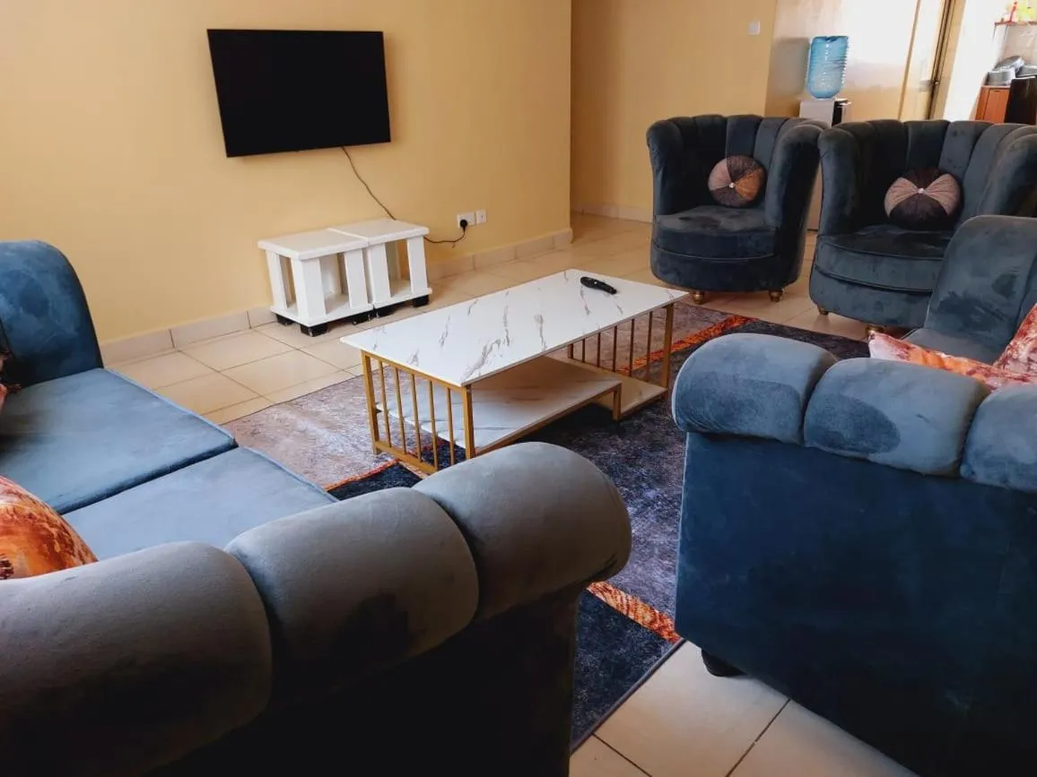 Living room in Lux Suites Honey Dew Stays Athiriver