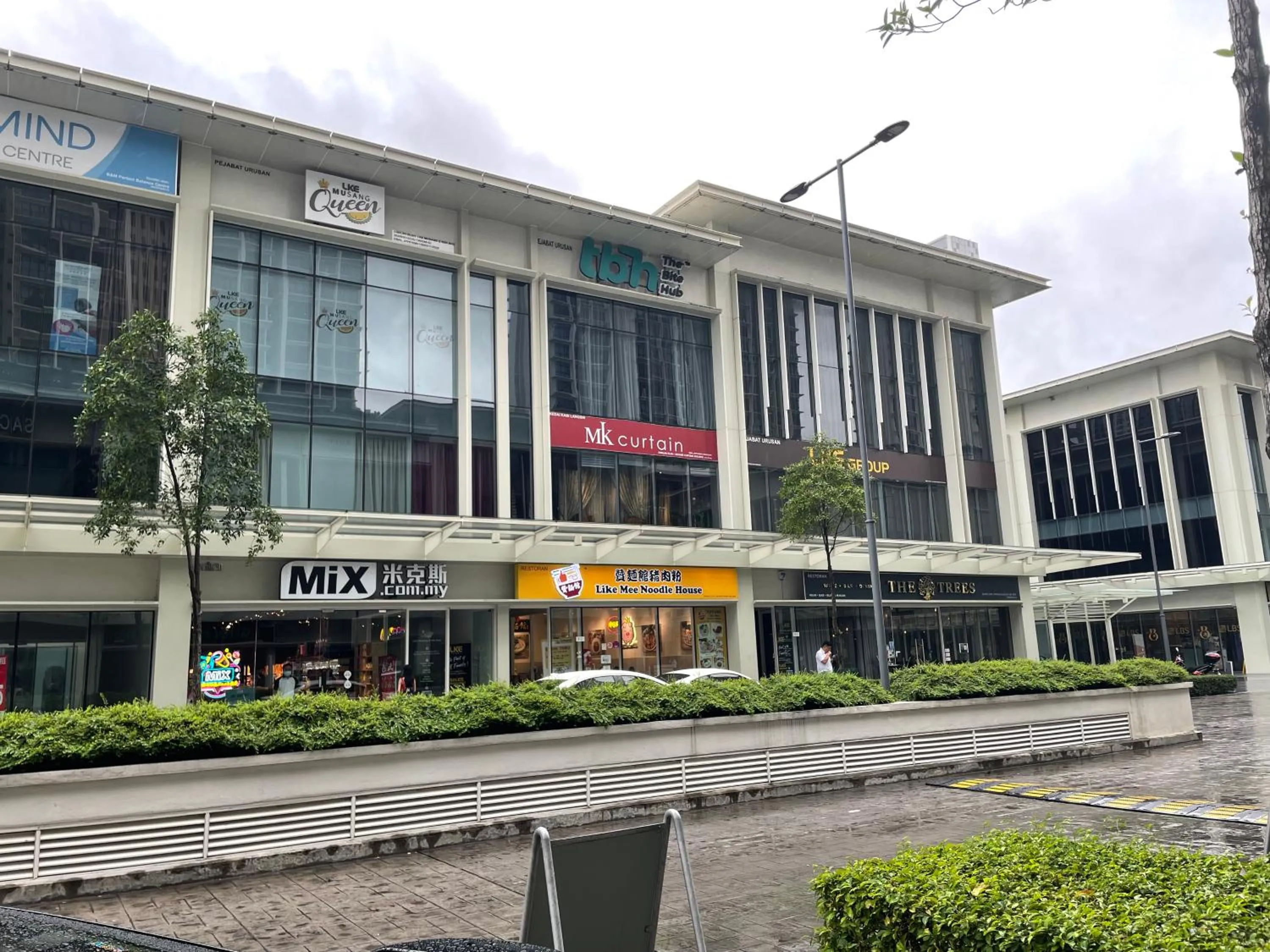 Street view in FREE Parking Revo Aurora I 2Bedroom l 5pax I Pavilion2