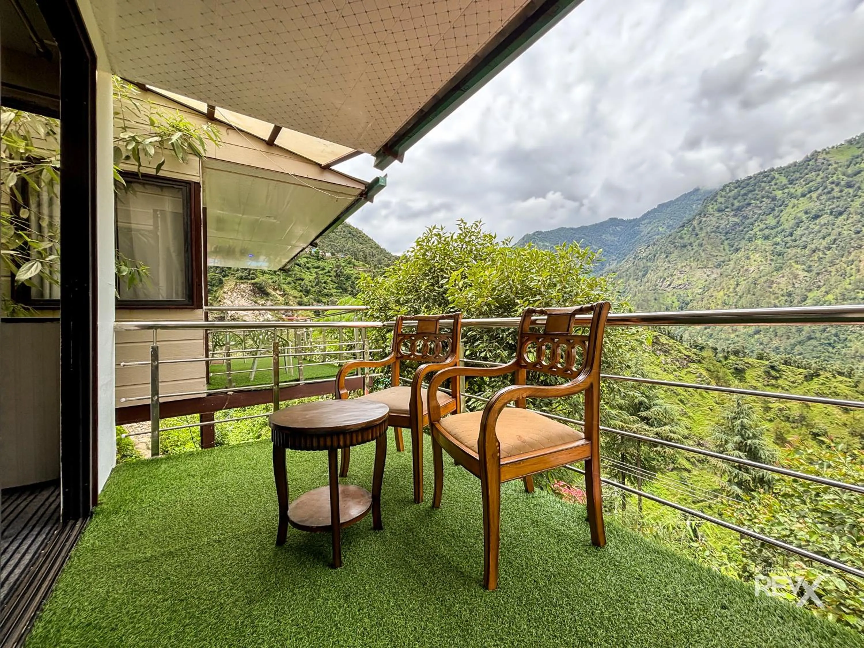 Day in The Sona Heli Resort