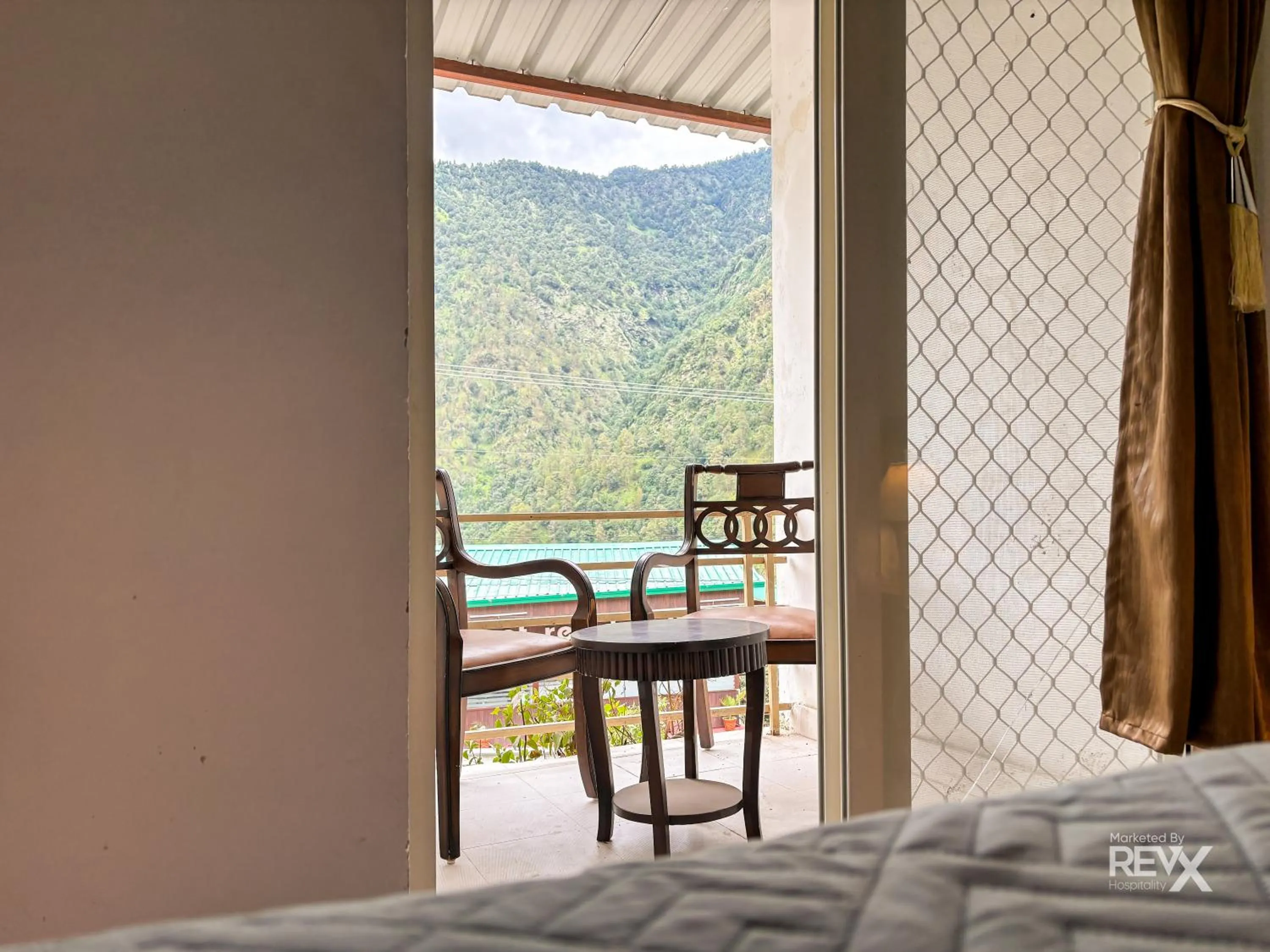 Bed in The Sona Heli Resort