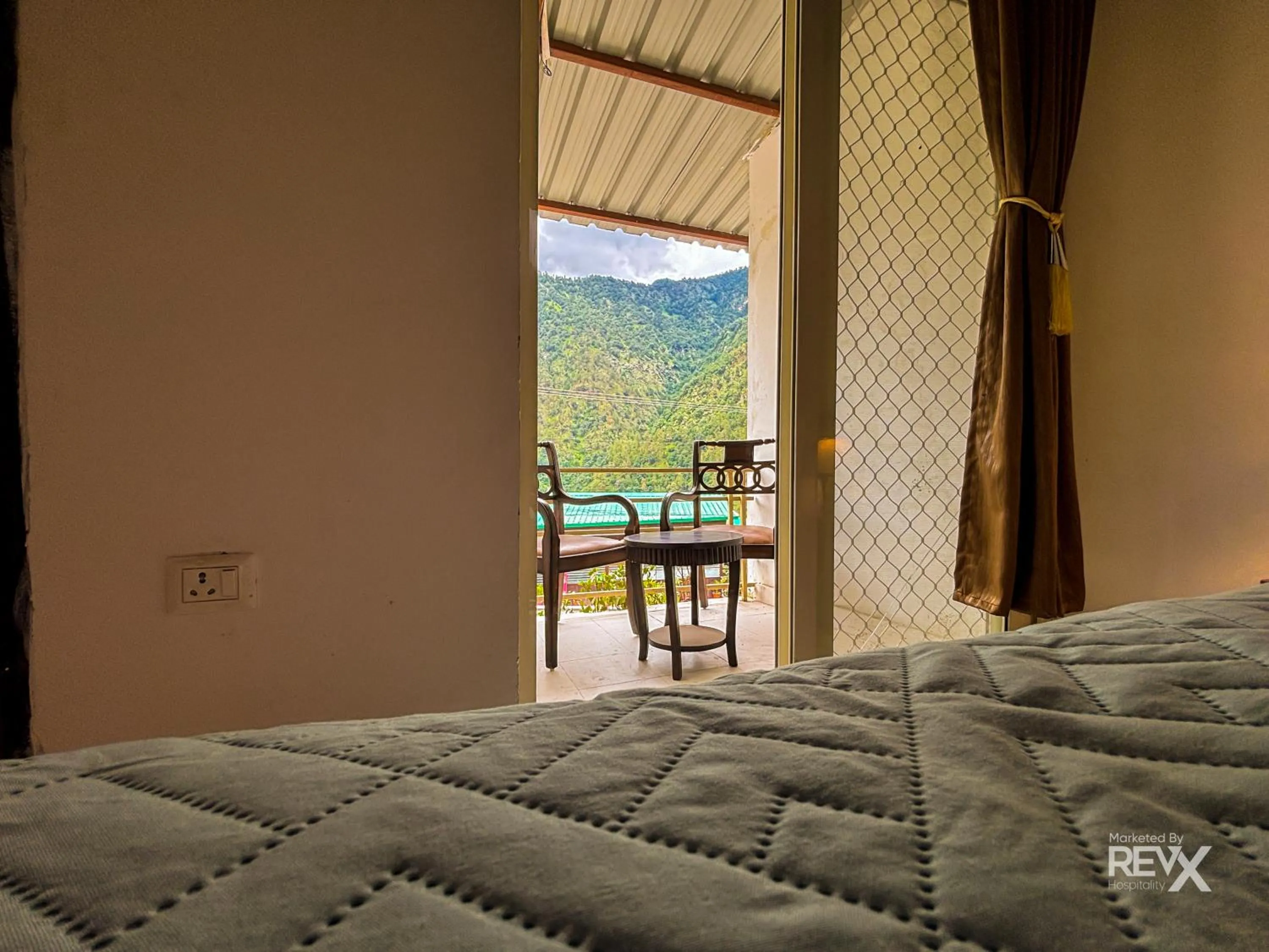 Bed in The Sona Heli Resort