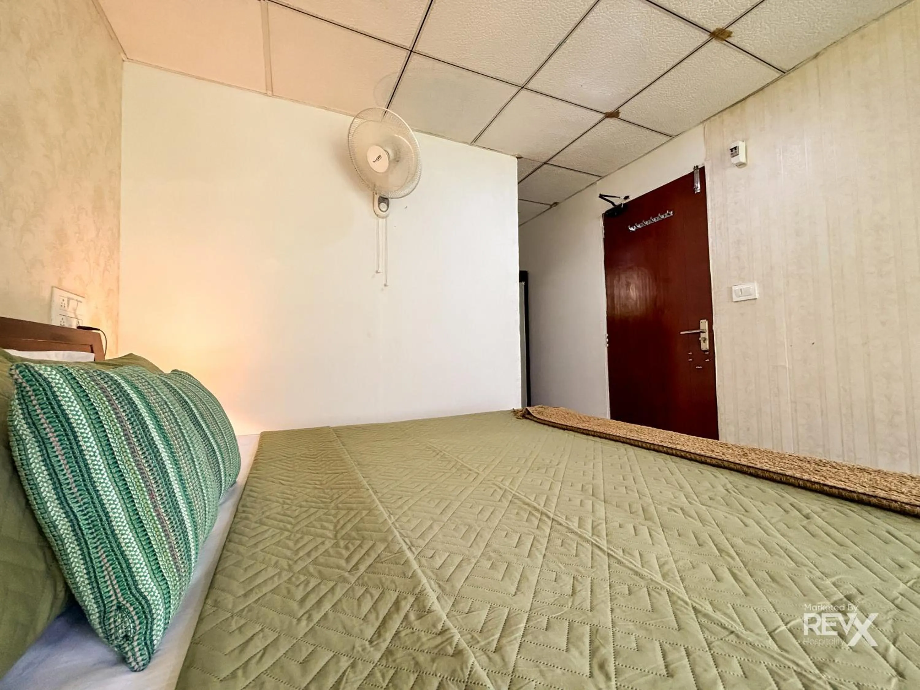 Bed in The Sona Heli Resort