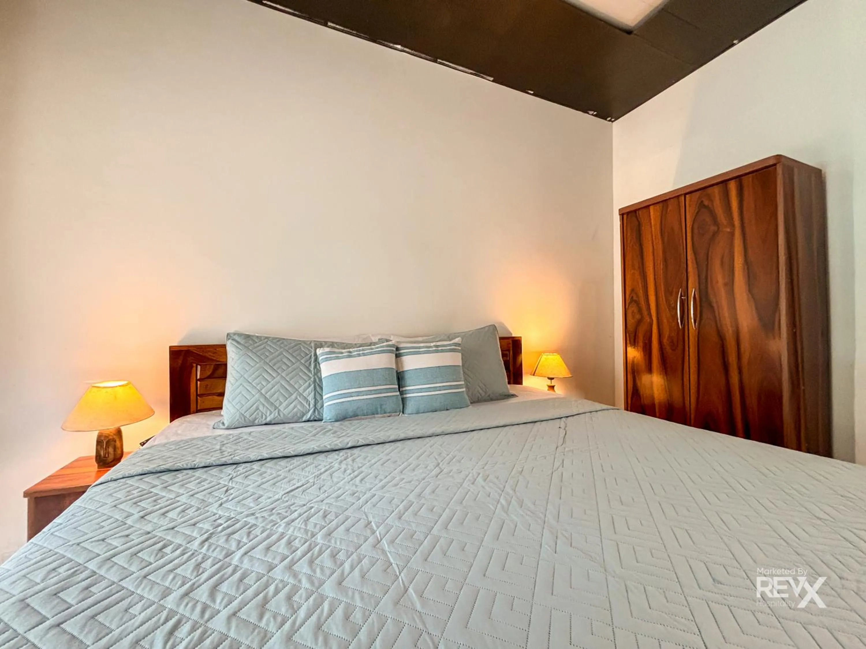 Bed in The Sona Heli Resort