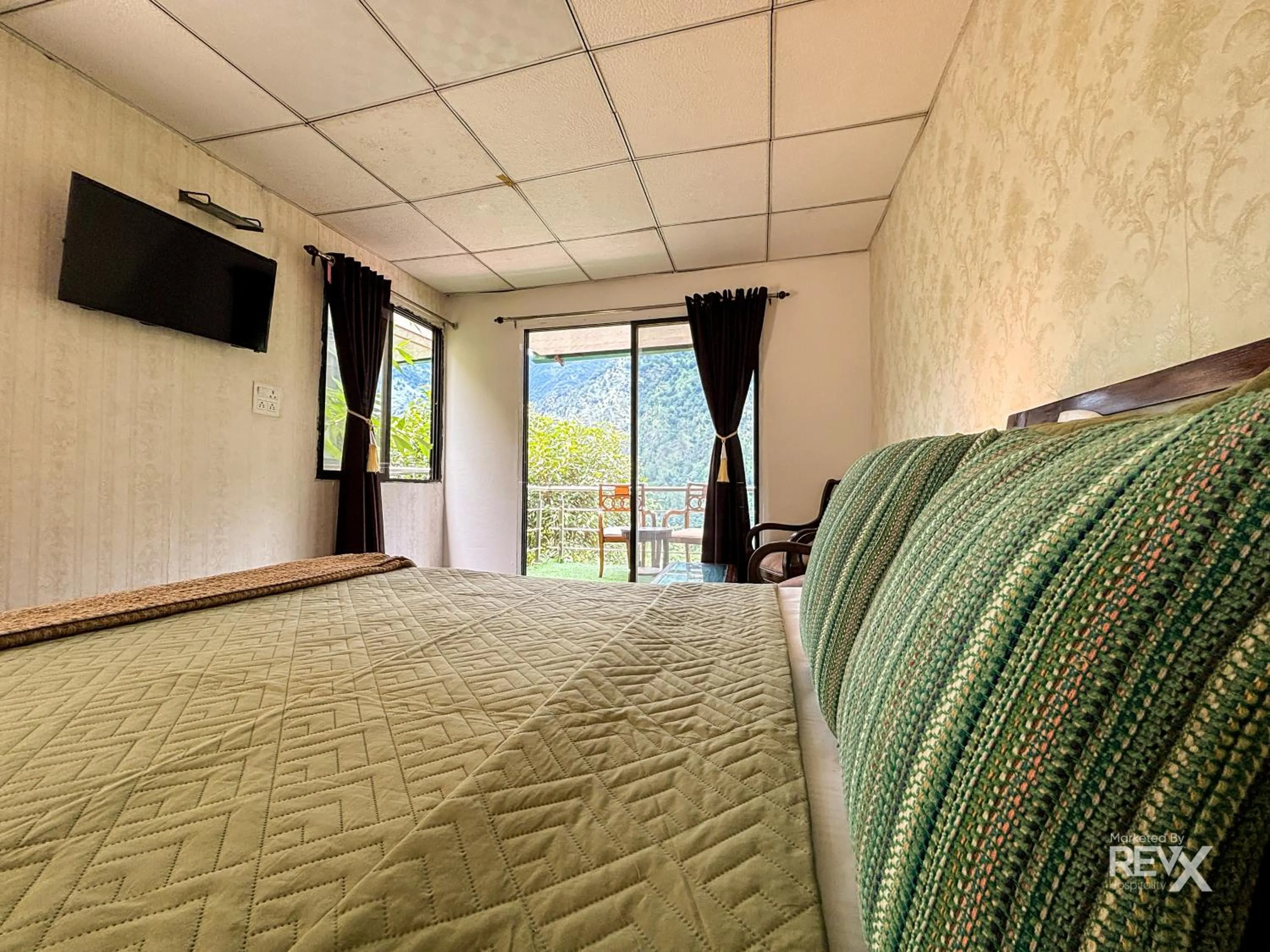 Bed in The Sona Heli Resort