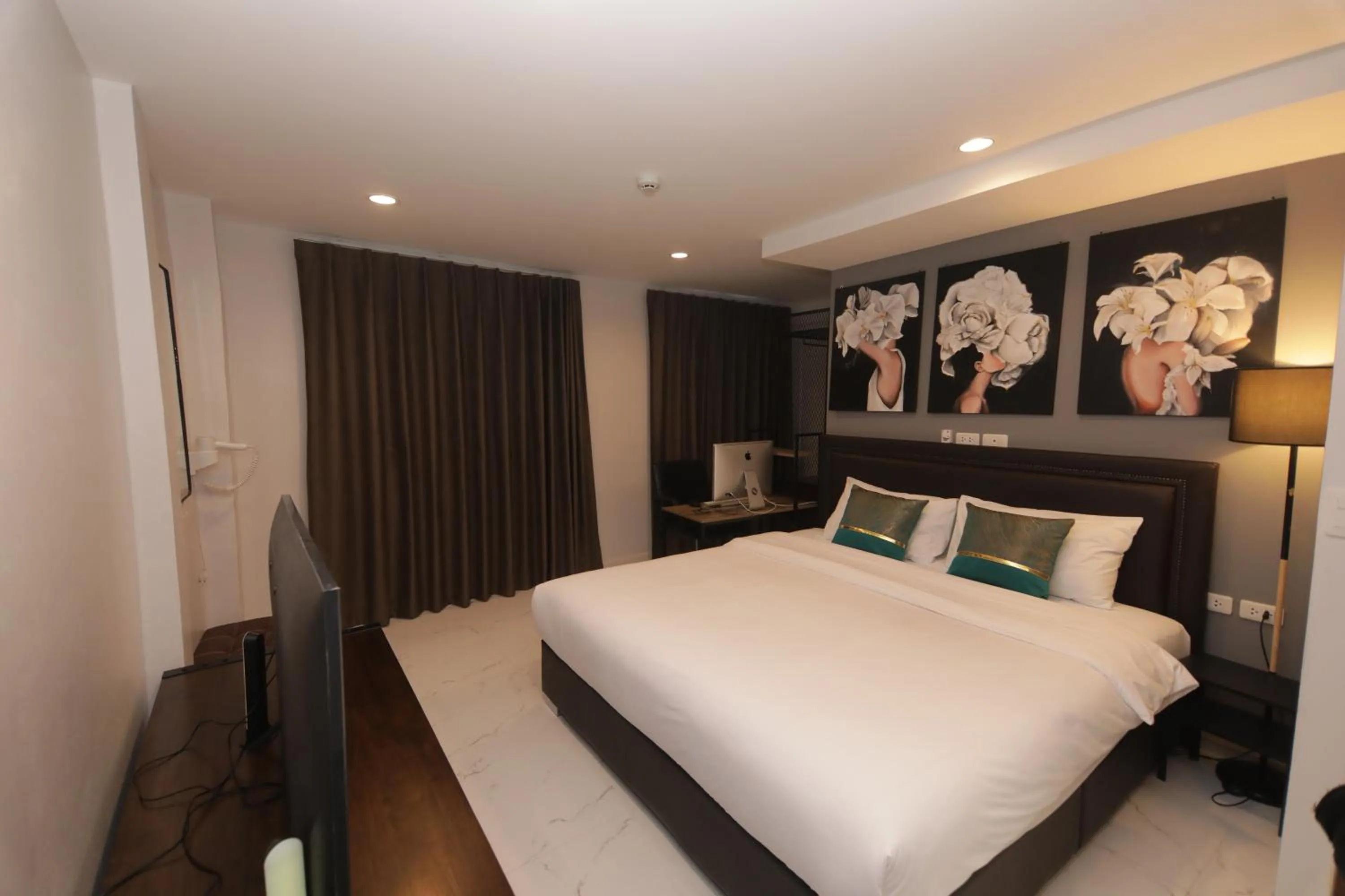 Bed in WiRE BANGKOK PRAKHANONG