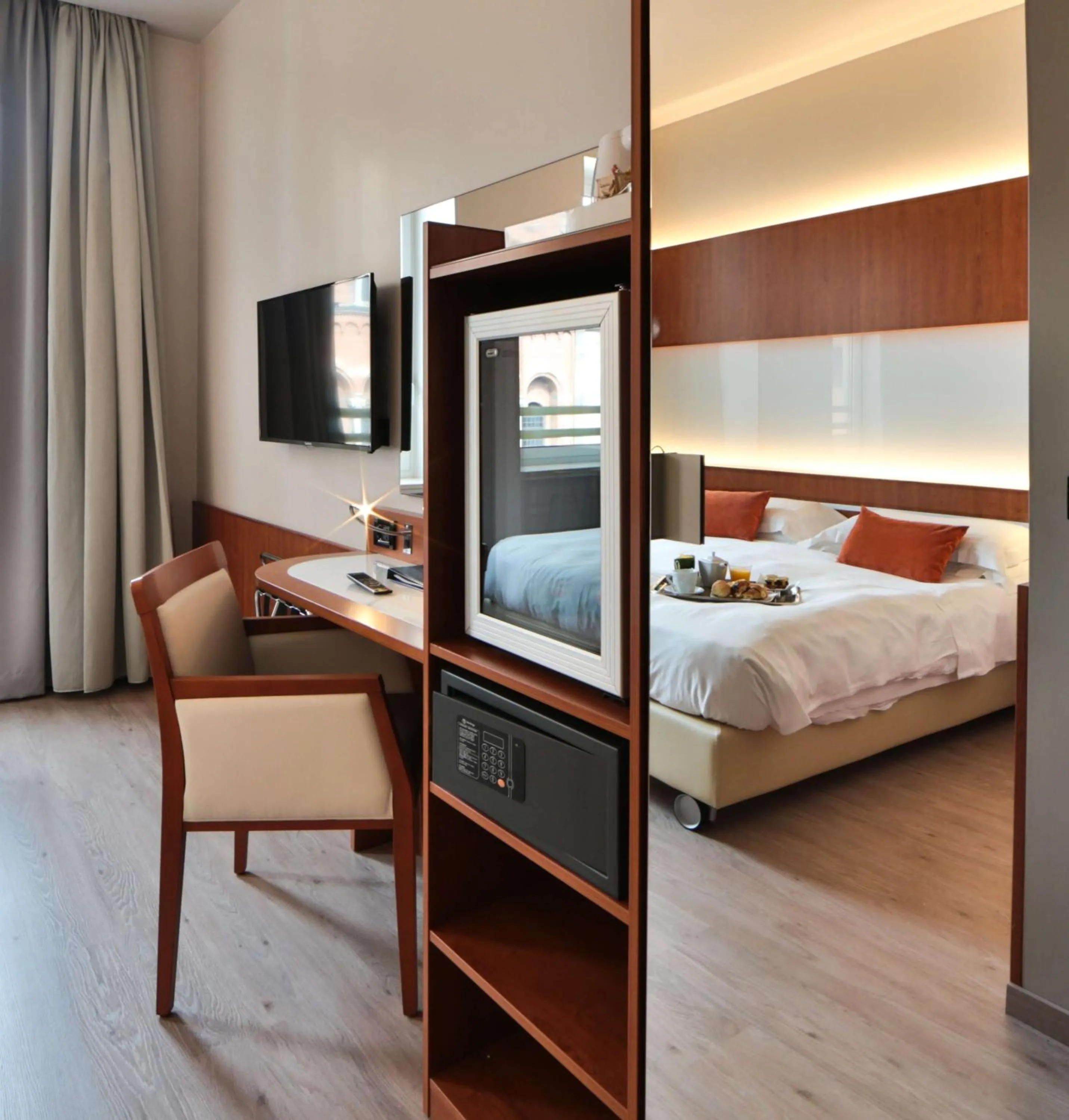 Bedroom, Bed in Best Western Madison Hotel