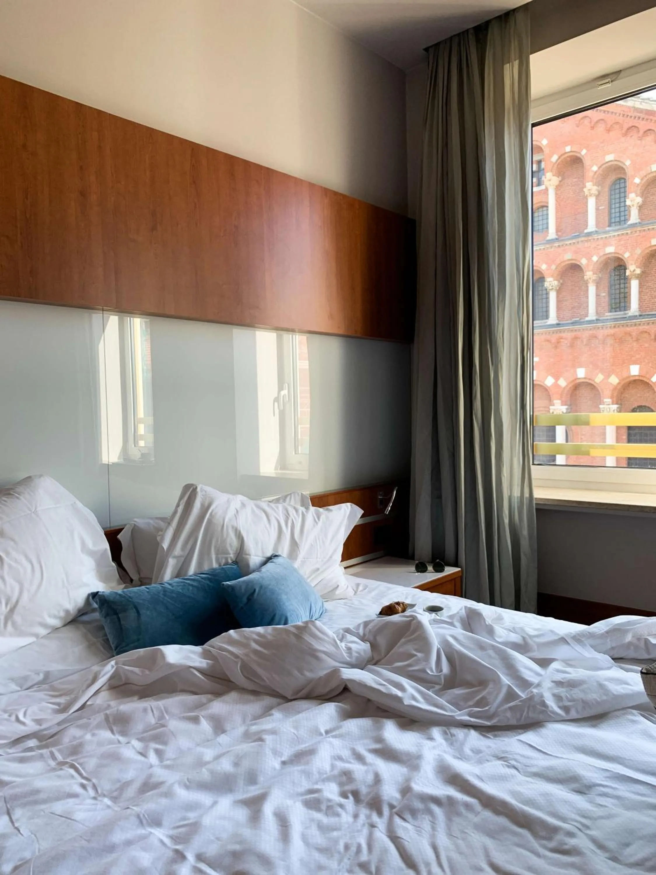 View (from property/room), Bed in Best Western Madison Hotel