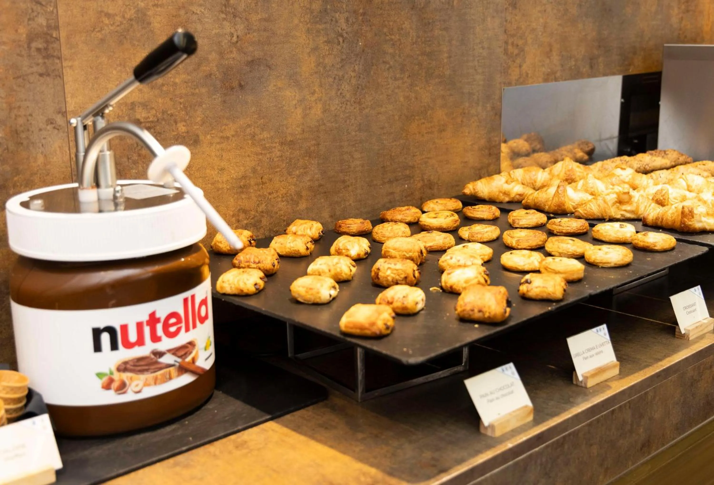 Food and drinks in Best Western Madison Hotel