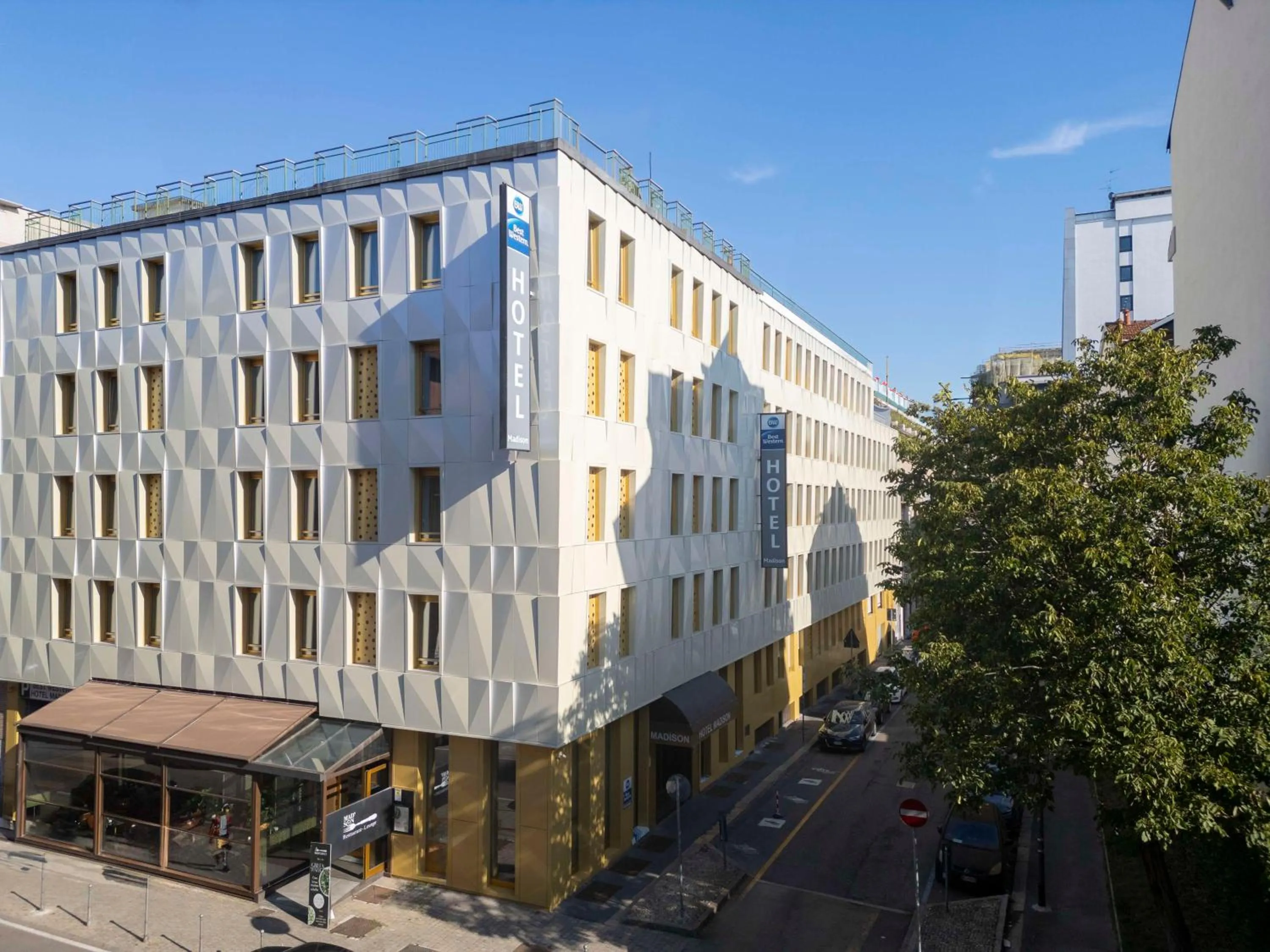 Property building in Best Western Madison Hotel