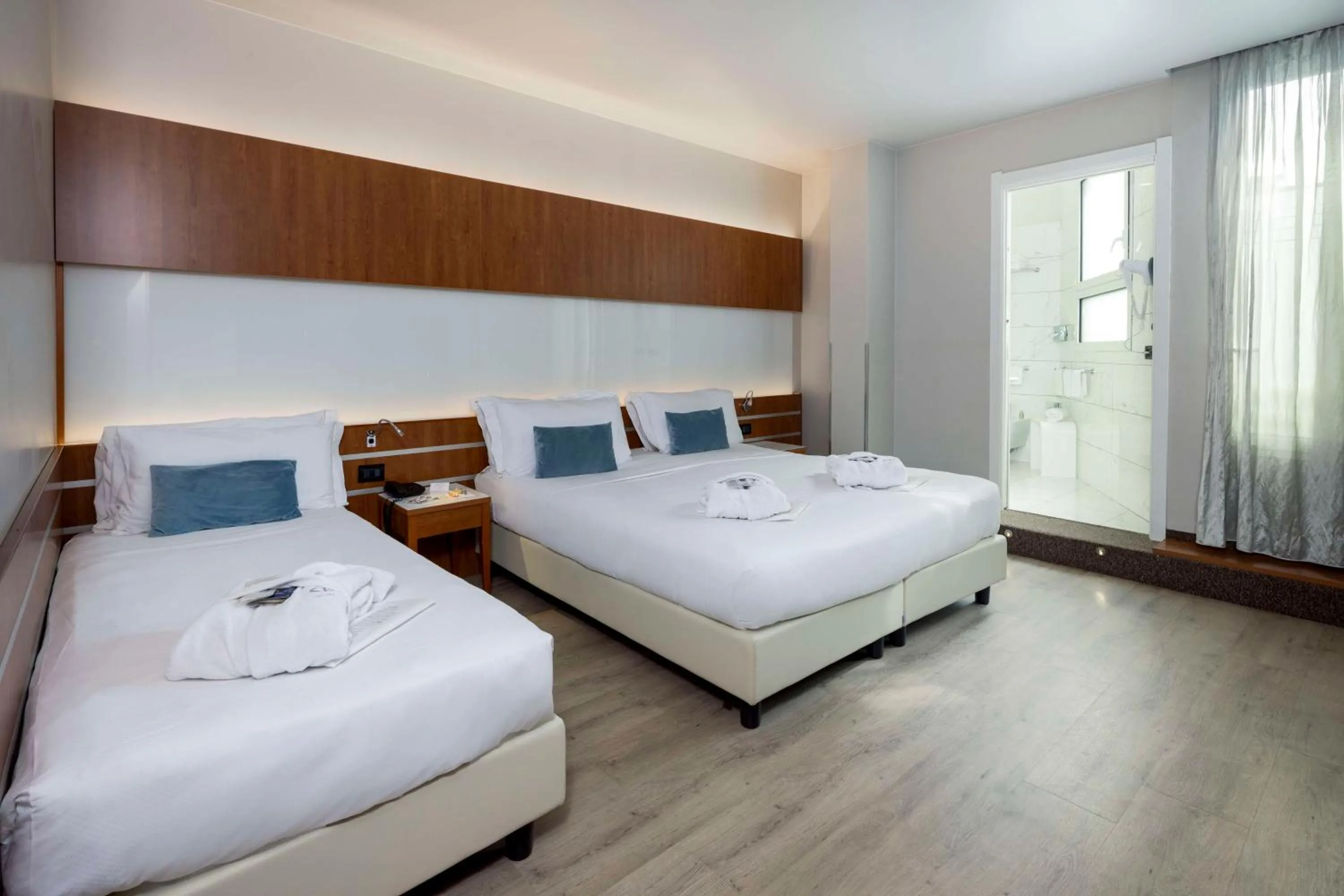 Bedroom, Bed in Best Western Madison Hotel