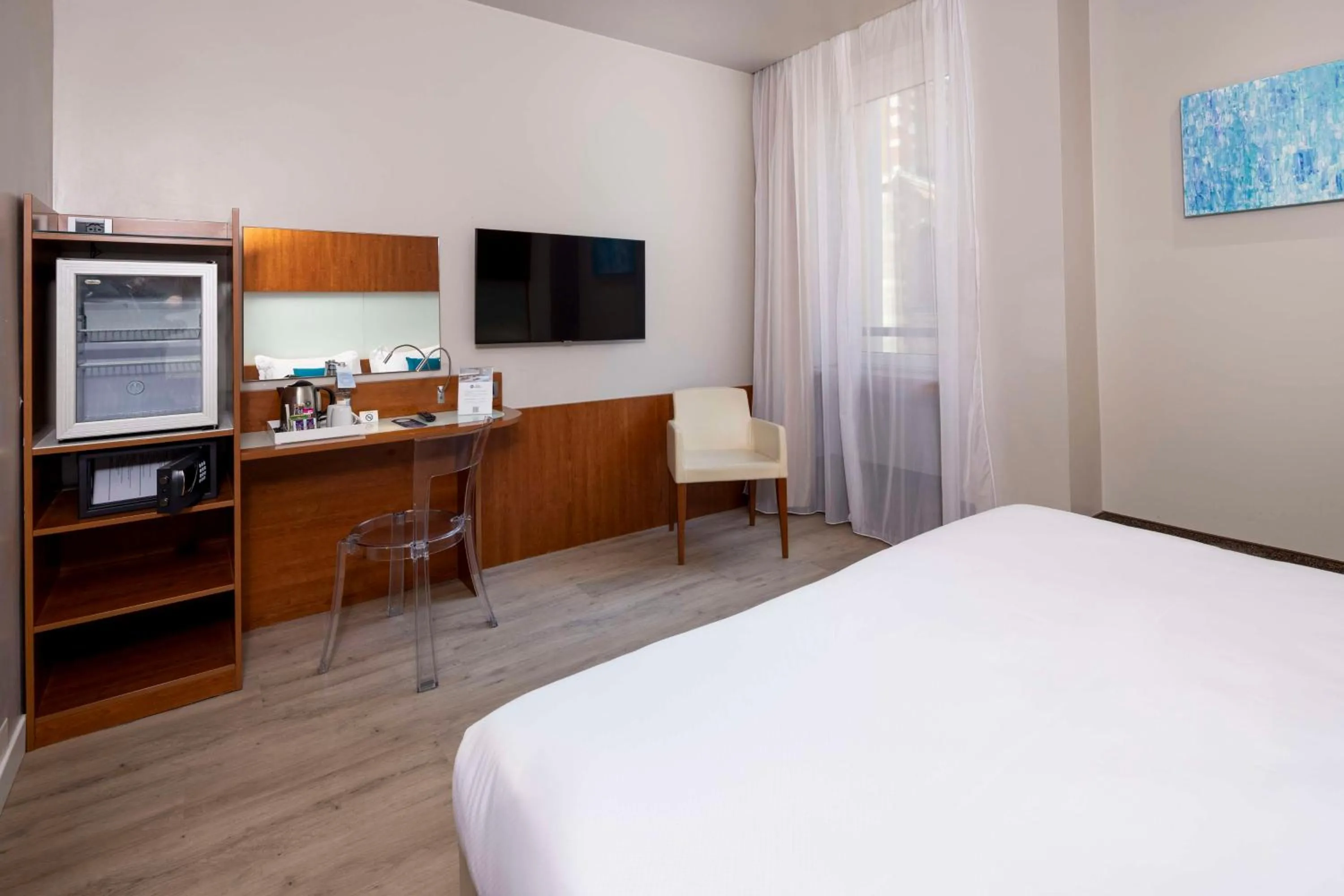 Bedroom, Bed in Best Western Madison Hotel