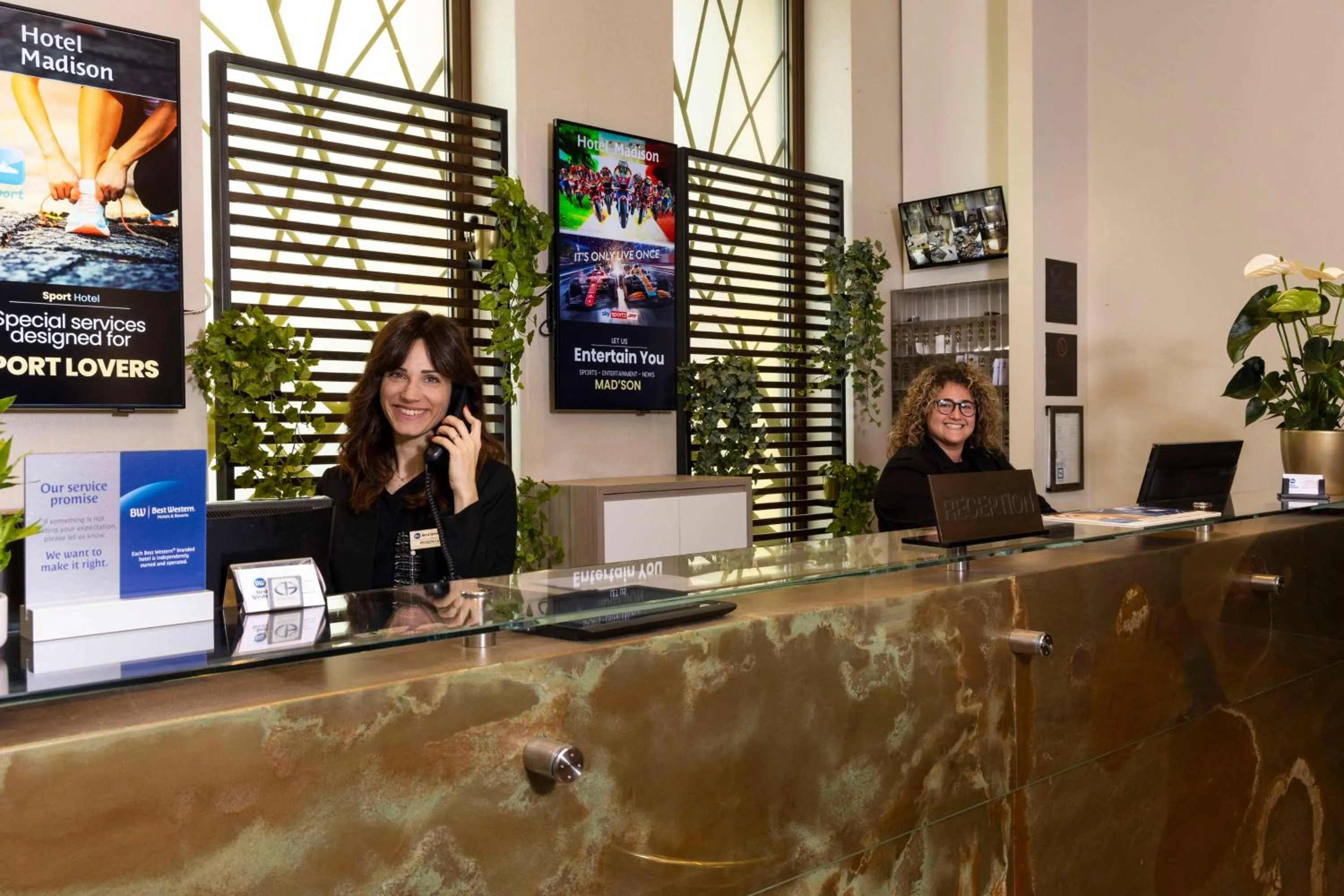 Lobby or reception in Best Western Madison Hotel