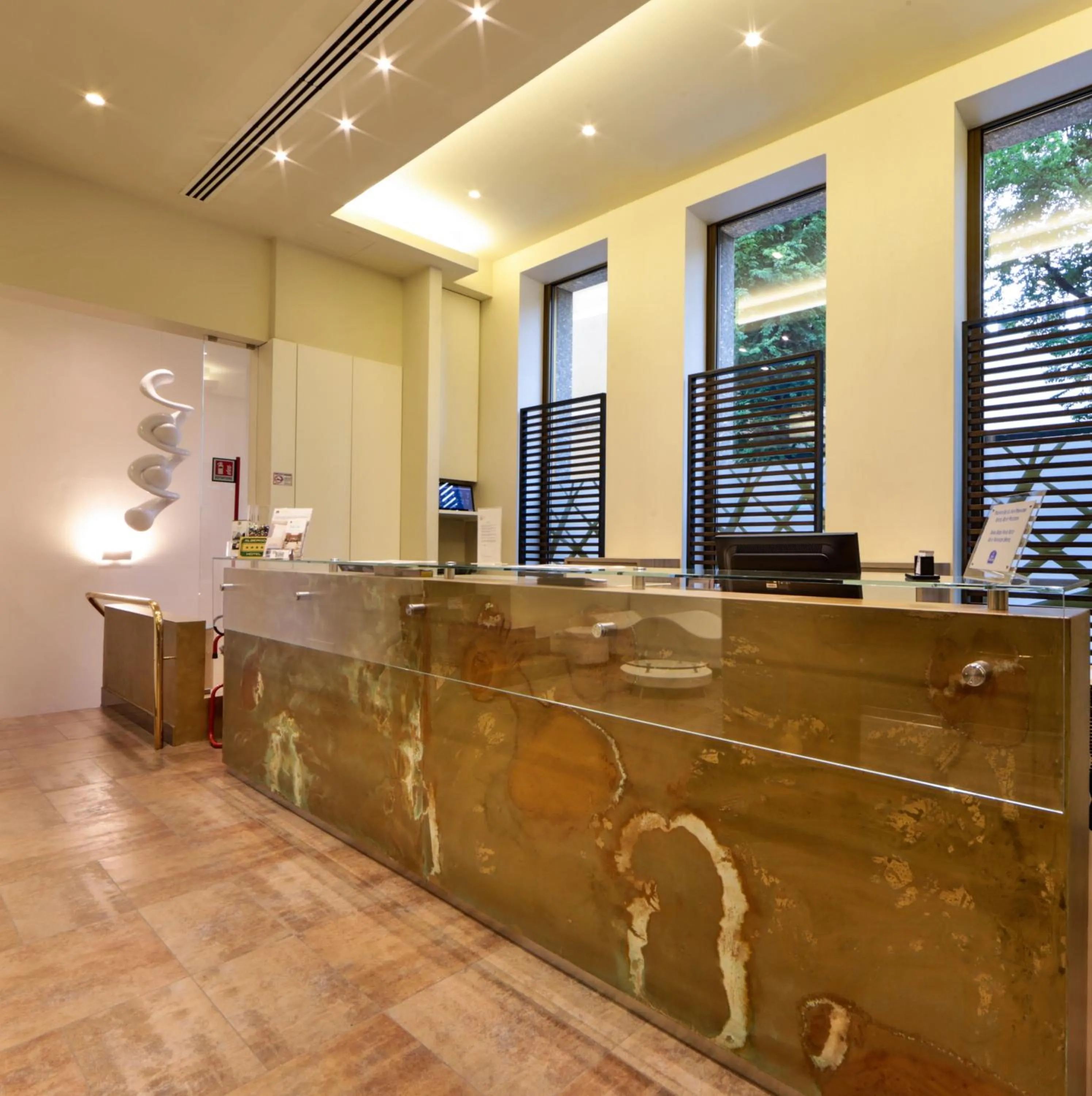 Lobby or reception in Best Western Madison Hotel