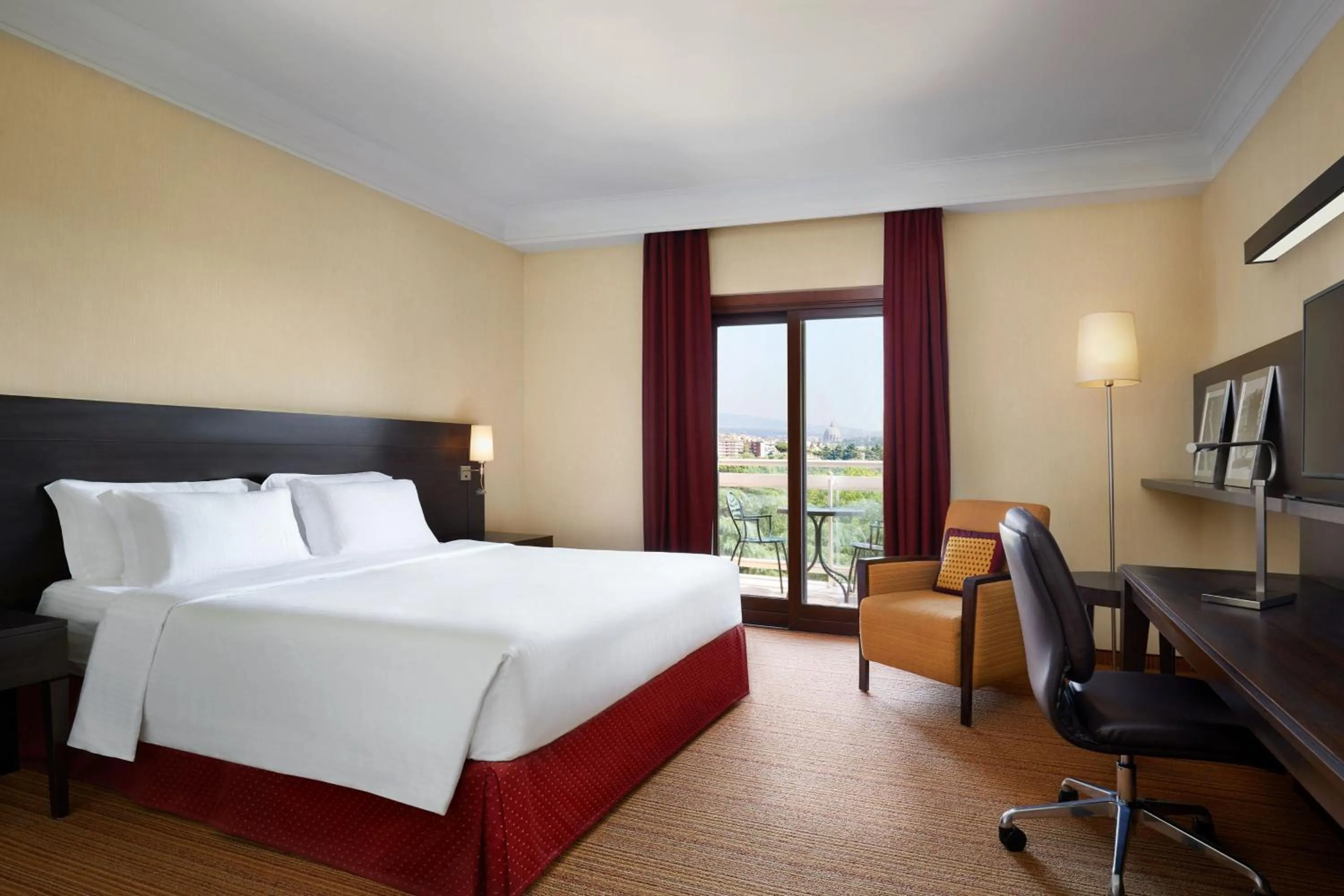 Photo of the whole room, Bed in Courtyard by Marriott Rome Central Park