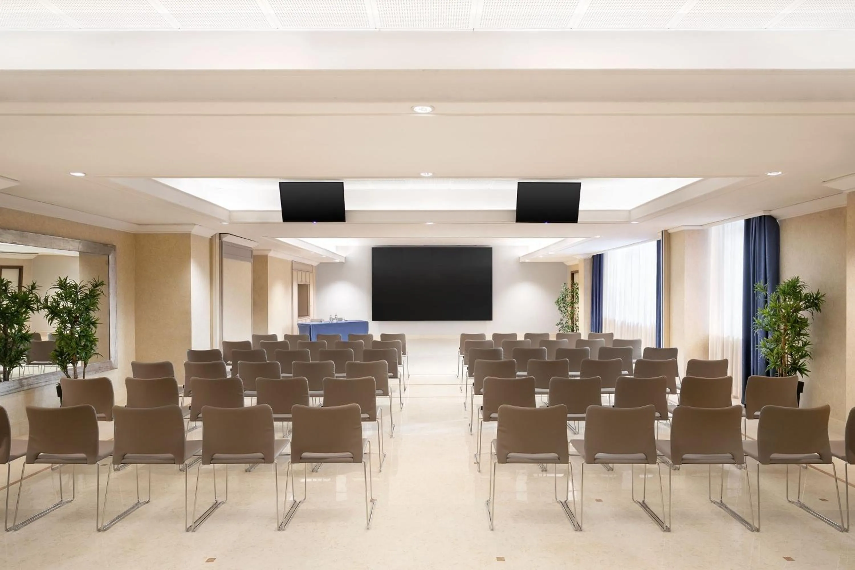 Meeting/conference room in Courtyard by Marriott Rome Central Park