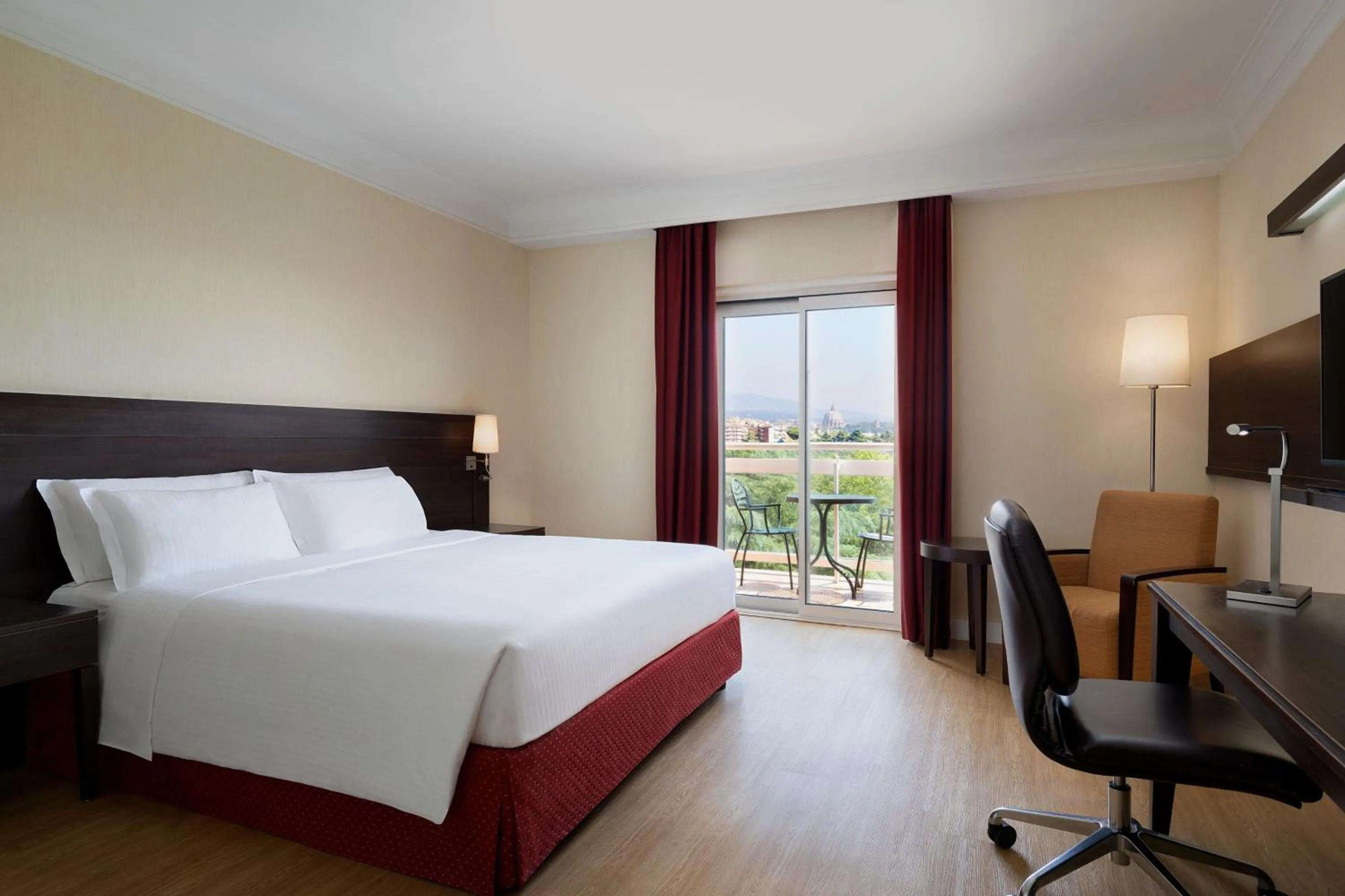 Bedroom, Bed in Courtyard by Marriott Rome Central Park
