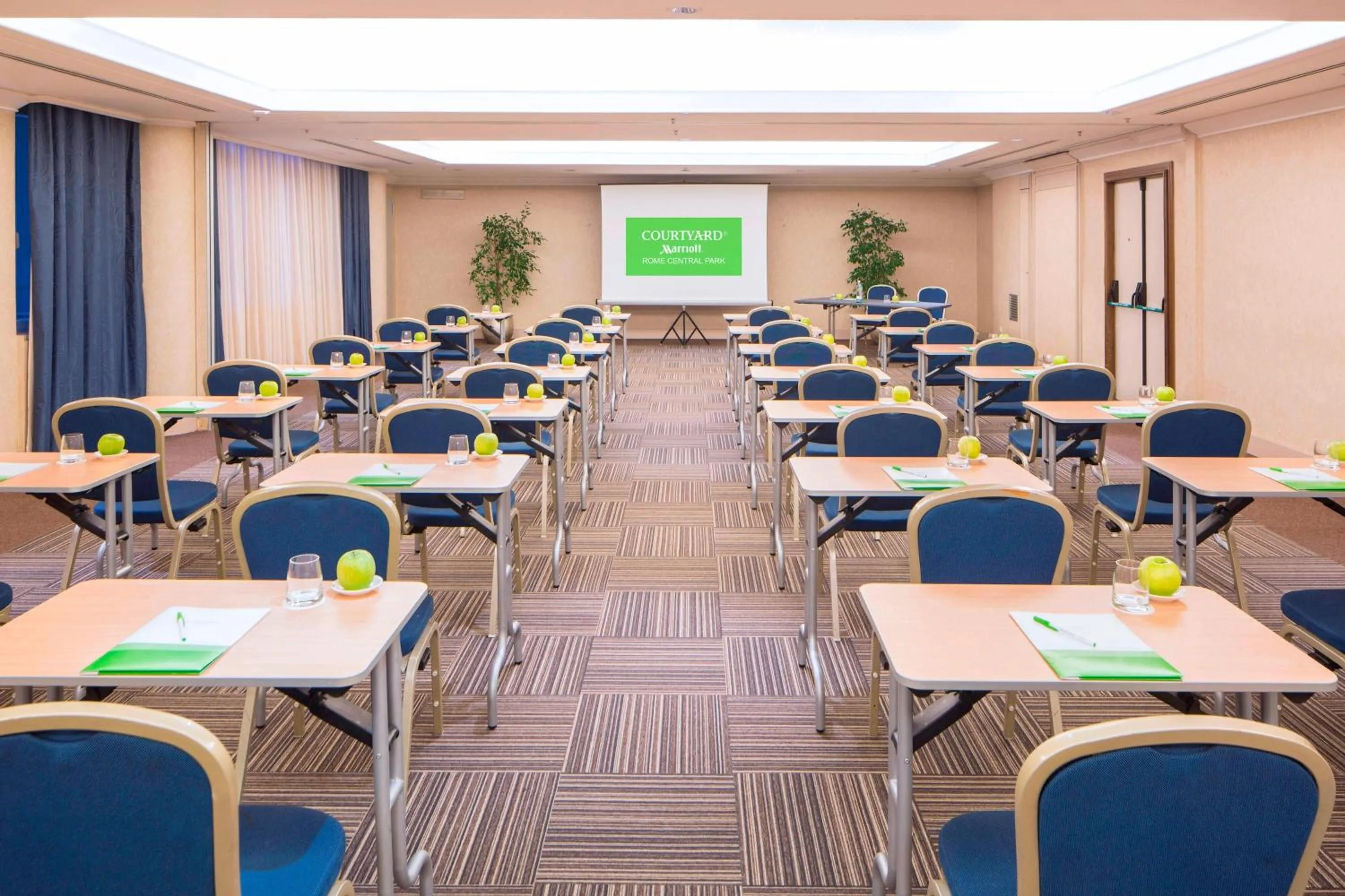 Meeting/conference room in Courtyard by Marriott Rome Central Park