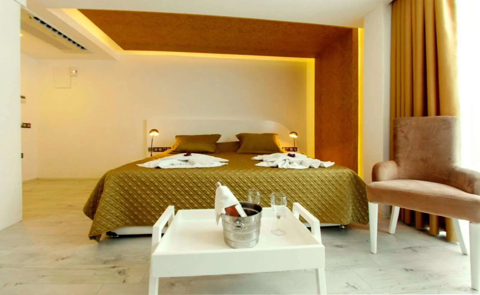 Bed in Rhapsody Hotel & Spa Kalkan