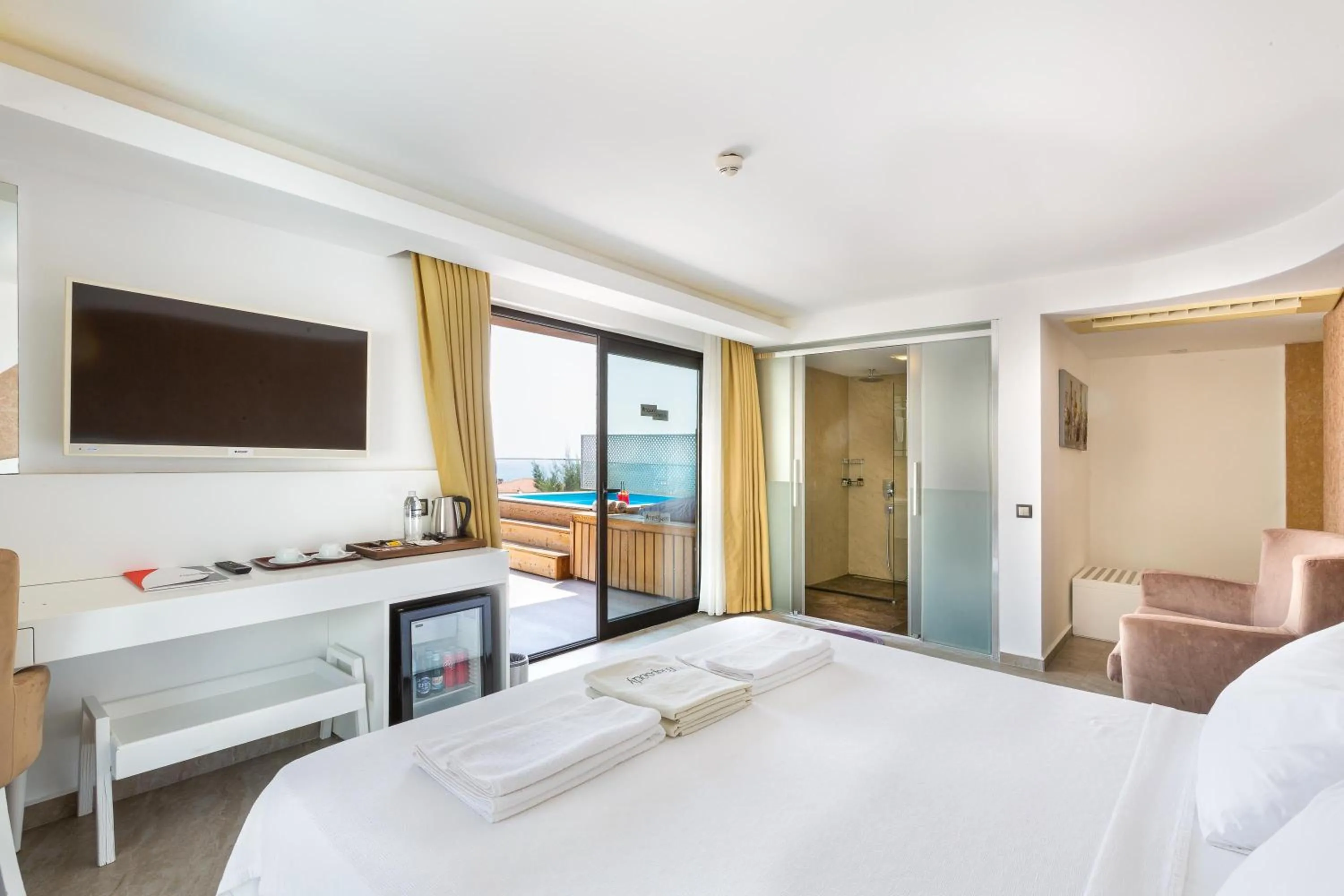 Bed in Rhapsody Hotel & Spa Kalkan
