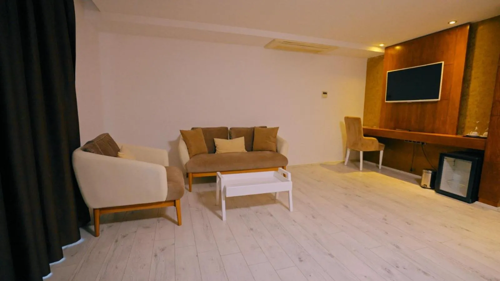 Communal lounge/ TV room in Rhapsody Hotel & Spa Kalkan