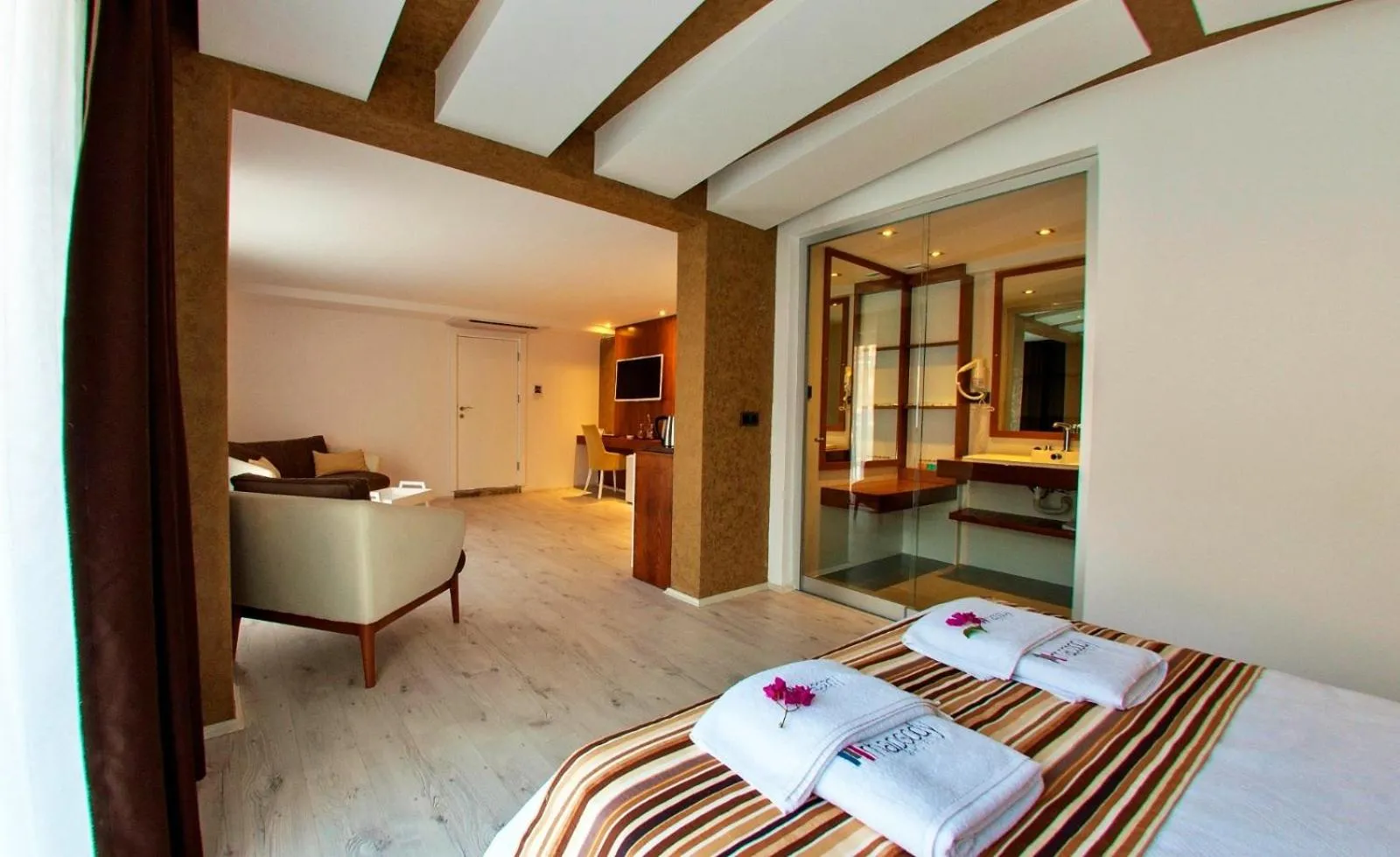 TV and multimedia, Bed in Rhapsody Hotel & Spa Kalkan
