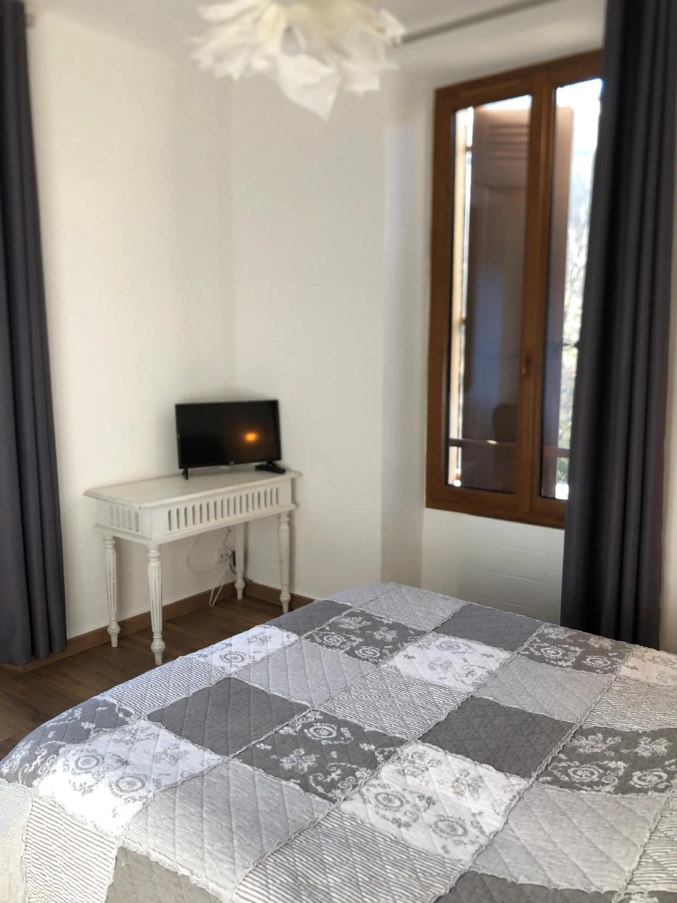 Bed in L'AUBERGE DE LA GOUTILLE