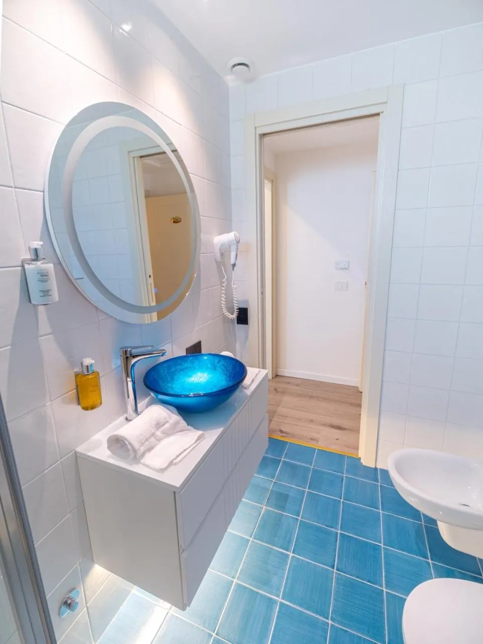 Shower in Hotel Cristina