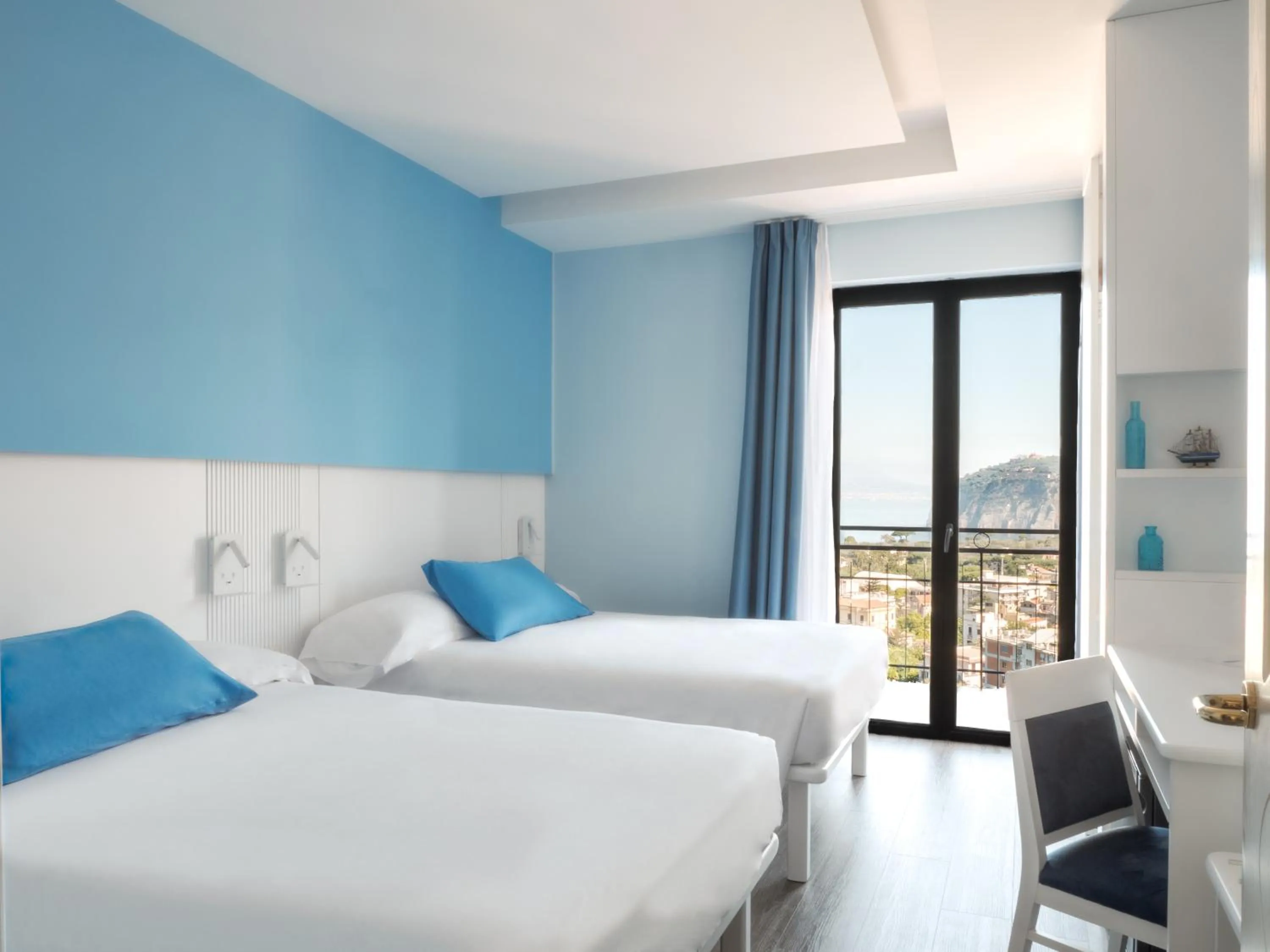 Bedroom, Bed in Hotel Cristina