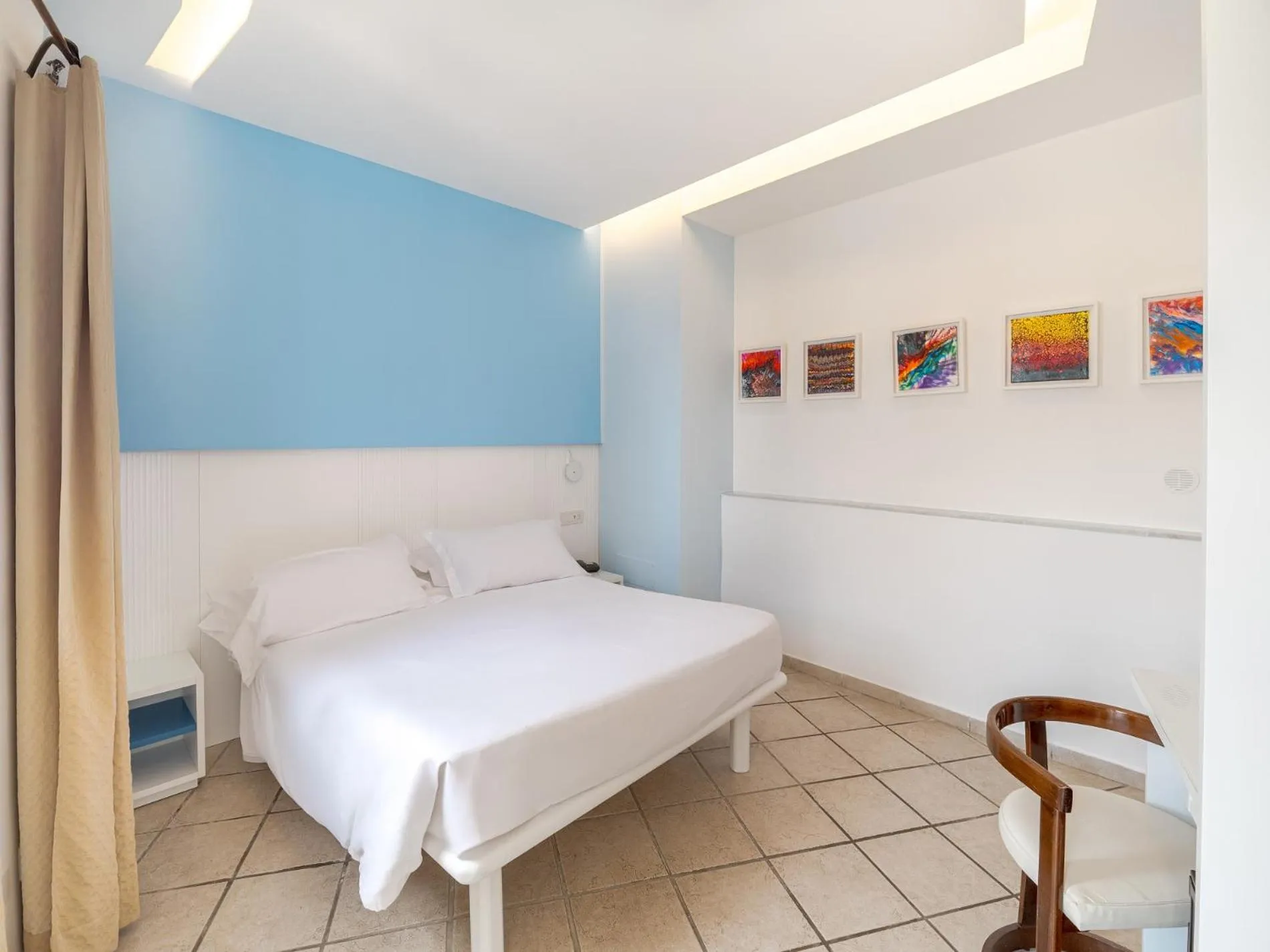 Bedroom, Bed in Hotel Cristina