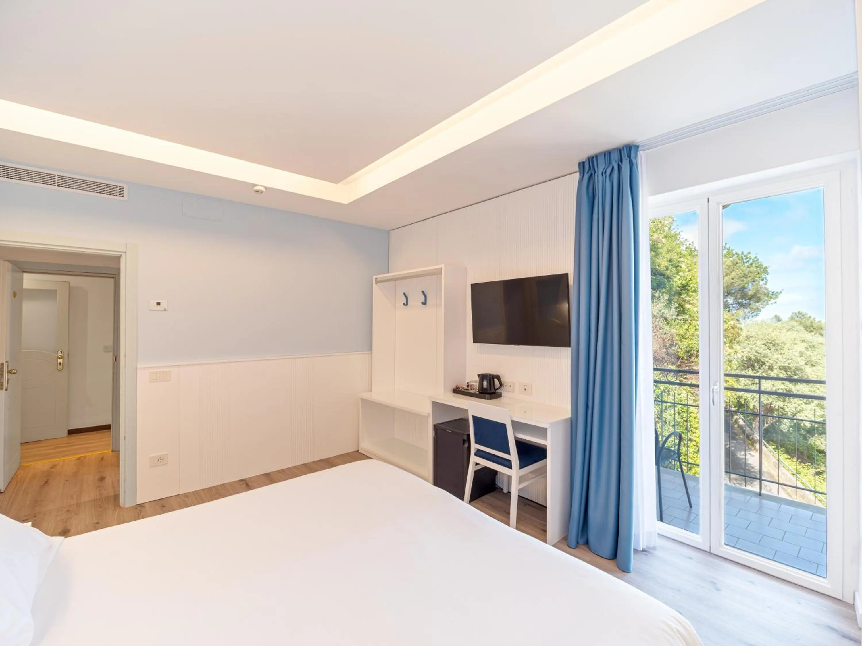 Photo of the whole room, Bed in Hotel Cristina