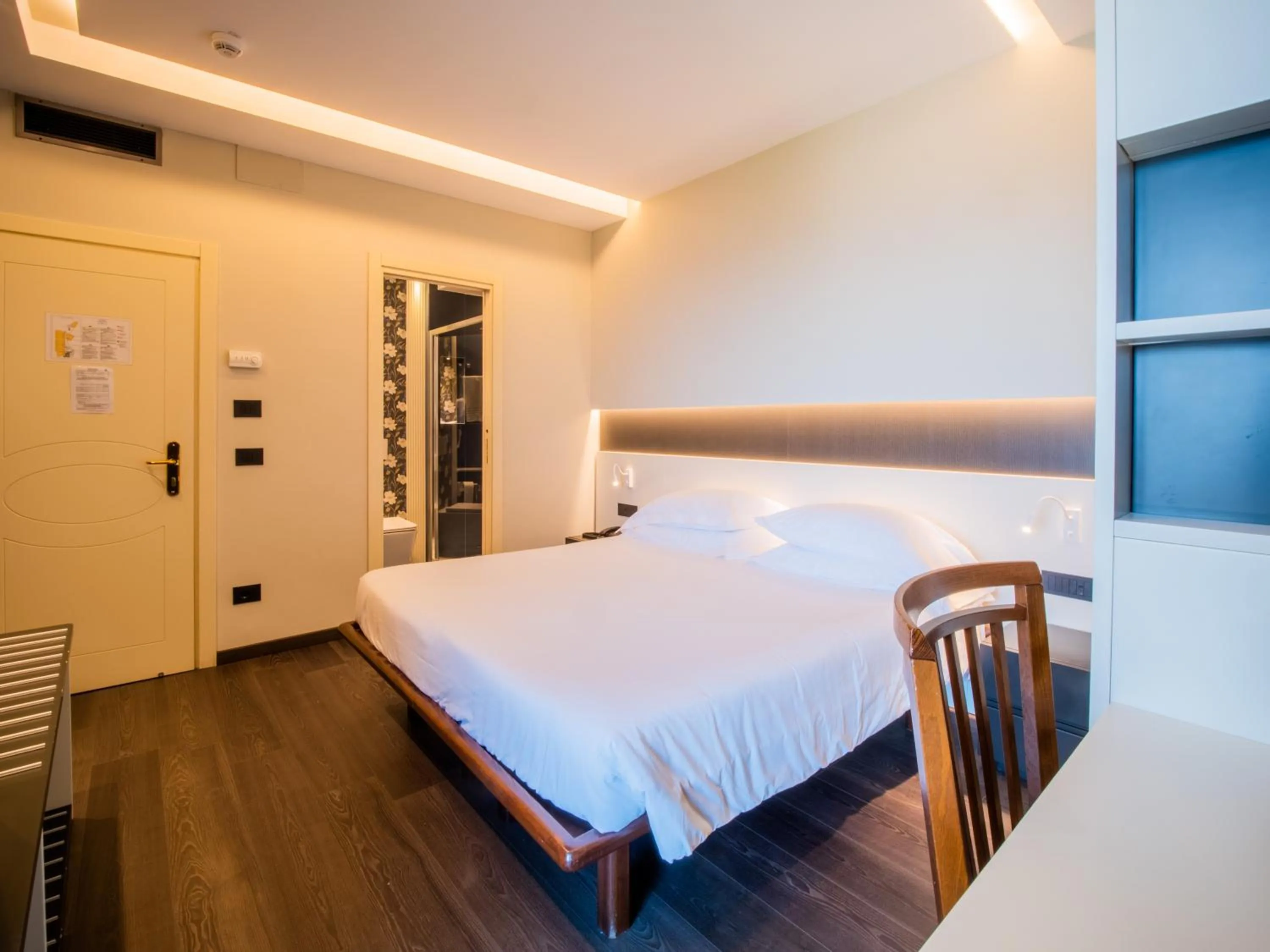 Bedroom, Bed in Hotel Cristina