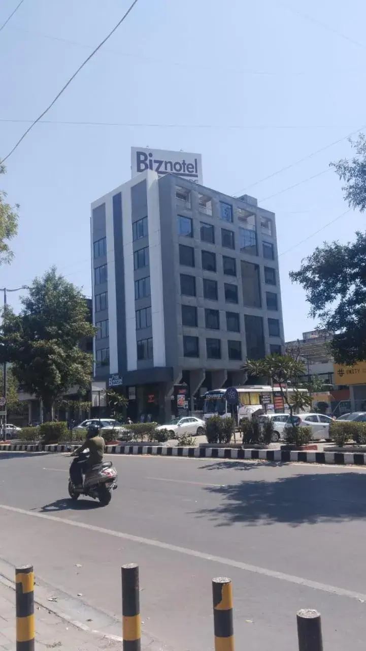 Property building in Pride Biznotel Alkapuri Near Vadodara Airport Property building in Pride Biznotel Alkapuri Near Vadodara Airport
