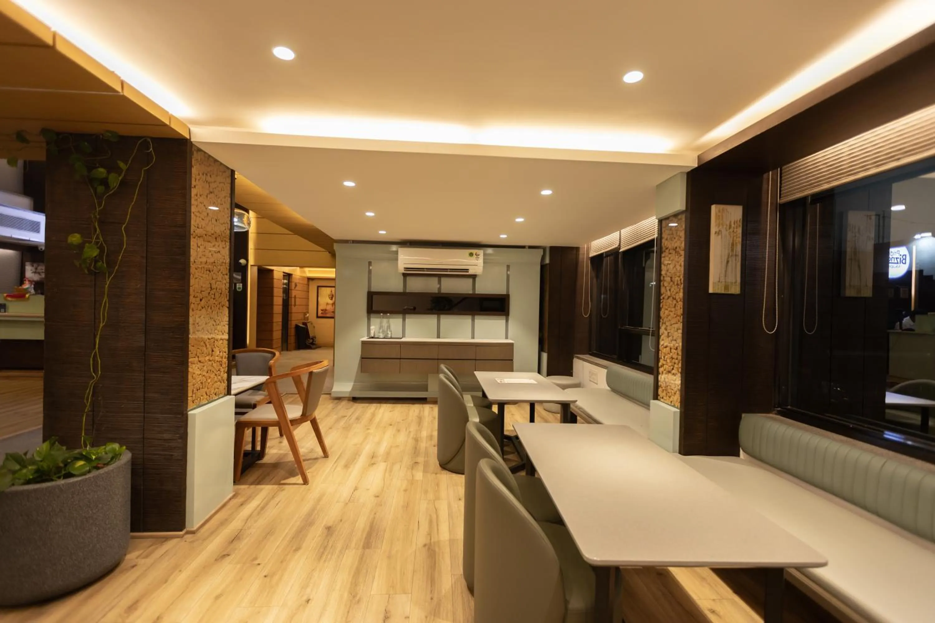 Property building in Pride Biznotel Alkapuri Near Vadodara Airport