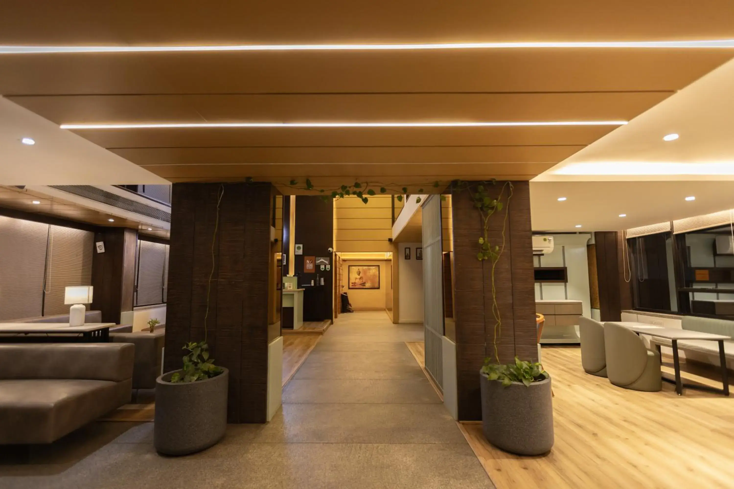 Property building in Pride Biznotel Alkapuri Near Vadodara Airport Property building in Pride Biznotel Alkapuri Near Vadodara Airport