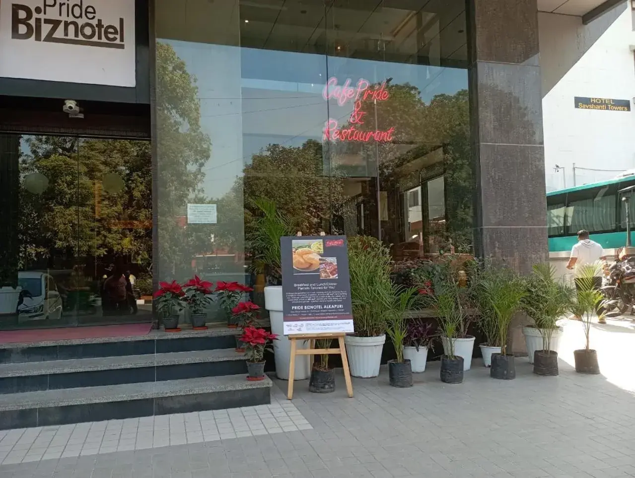 Facade/entrance in Pride Biznotel Alkapuri Near Vadodara Airport Facade/entrance in Pride Biznotel Alkapuri Near Vadodara Airport