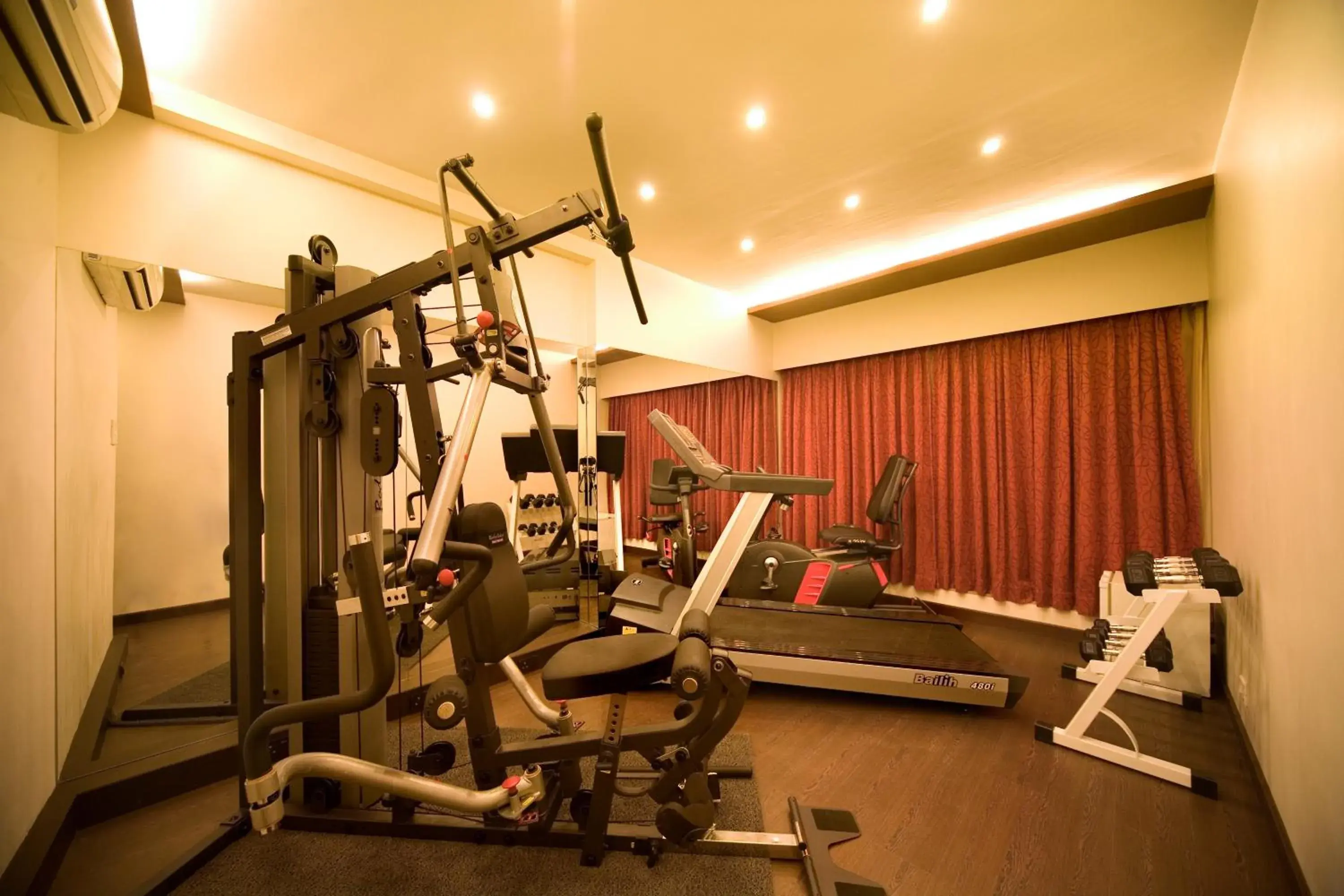 Fitness centre/facilities in Pride Biznotel Alkapuri Near Vadodara Airport Fitness centre/facilities in Pride Biznotel Alkapuri Near Vadodara Airport