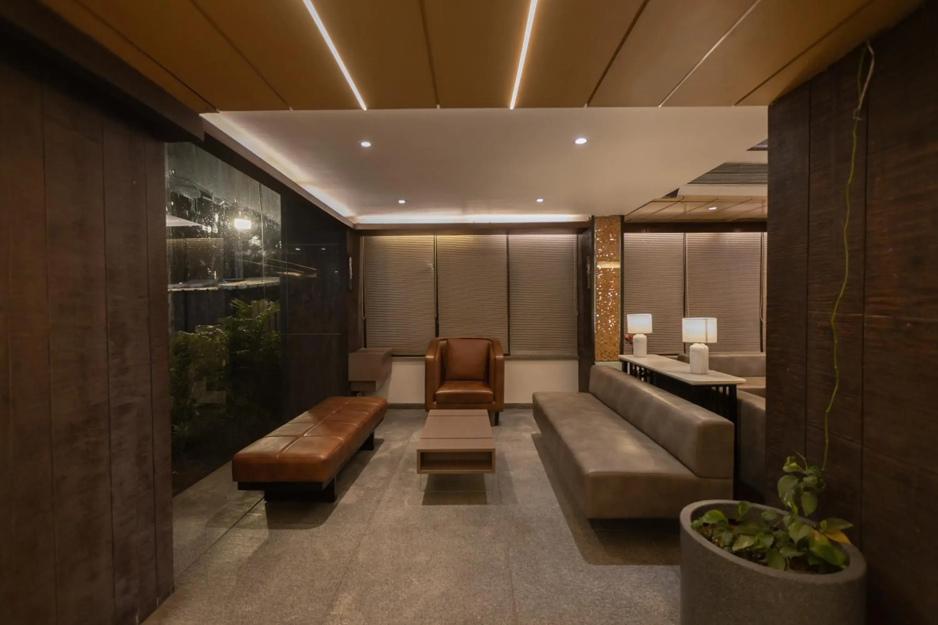 Property building in Pride Biznotel Alkapuri Near Vadodara Airport Property building in Pride Biznotel Alkapuri Near Vadodara Airport