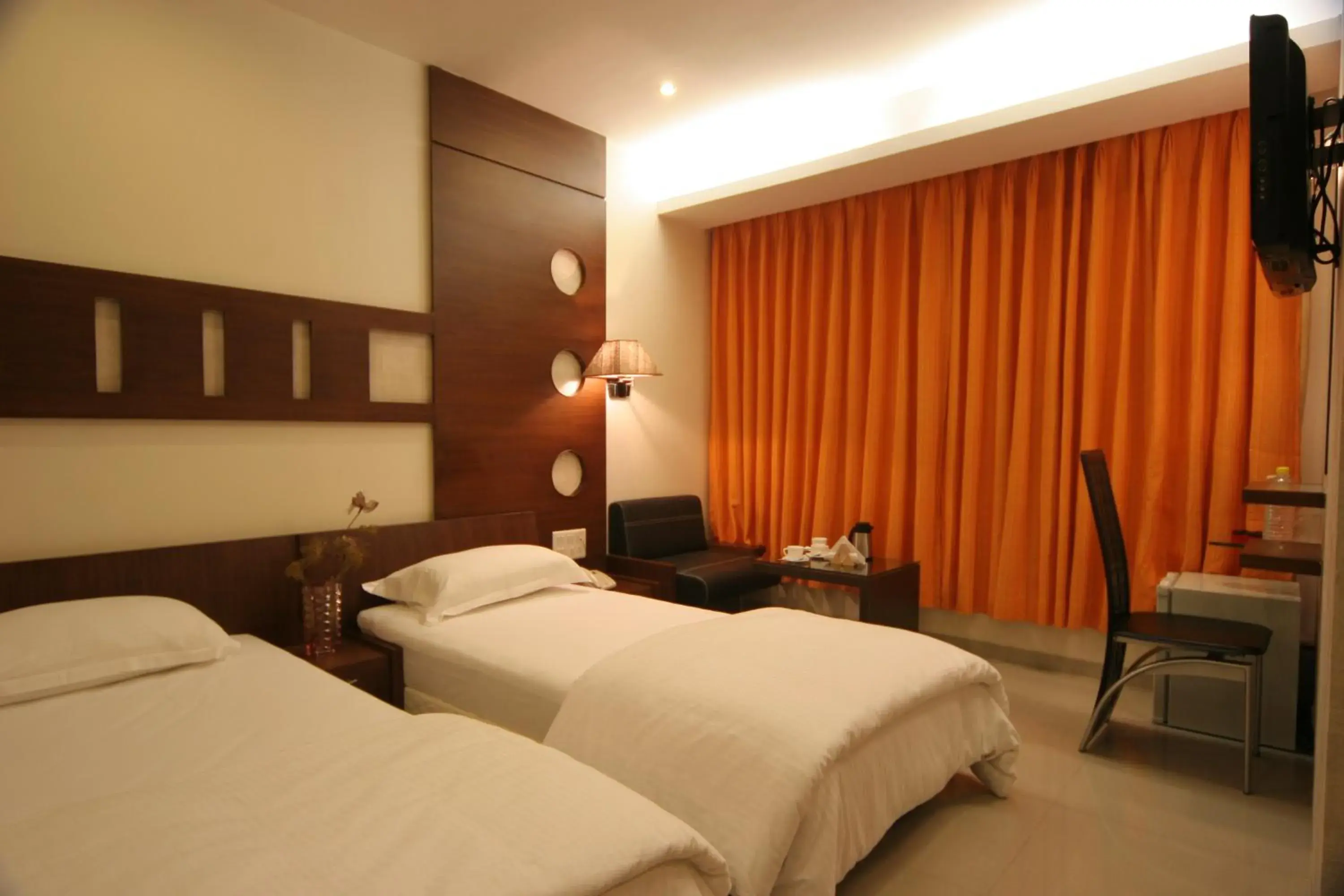 Bedroom, Bed in Pride Biznotel Alkapuri Near Vadodara Airport Bedroom, Bed in Pride Biznotel Alkapuri Near Vadodara Airport