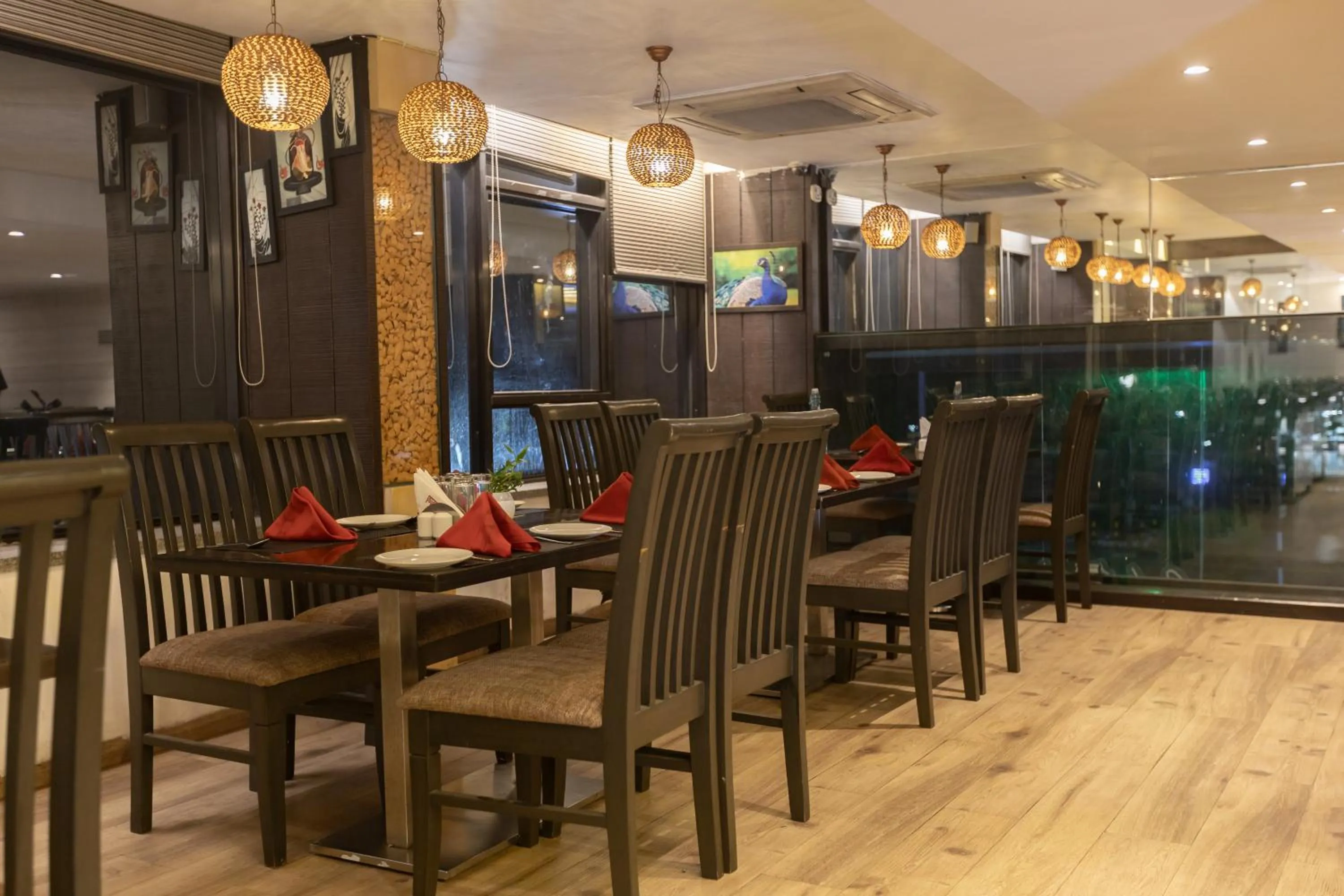 Pride Biznotel Alkapuri Near Vadodara Airport